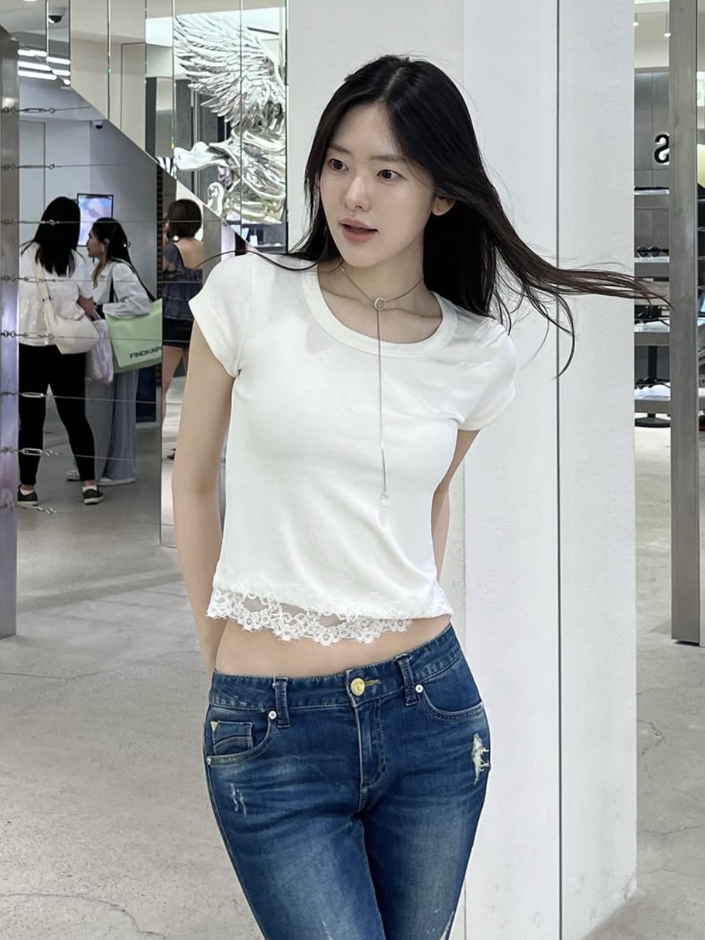 PHOS333 W Slim Fit Lace T-Shirt Ivory 착용 스타일 - 1