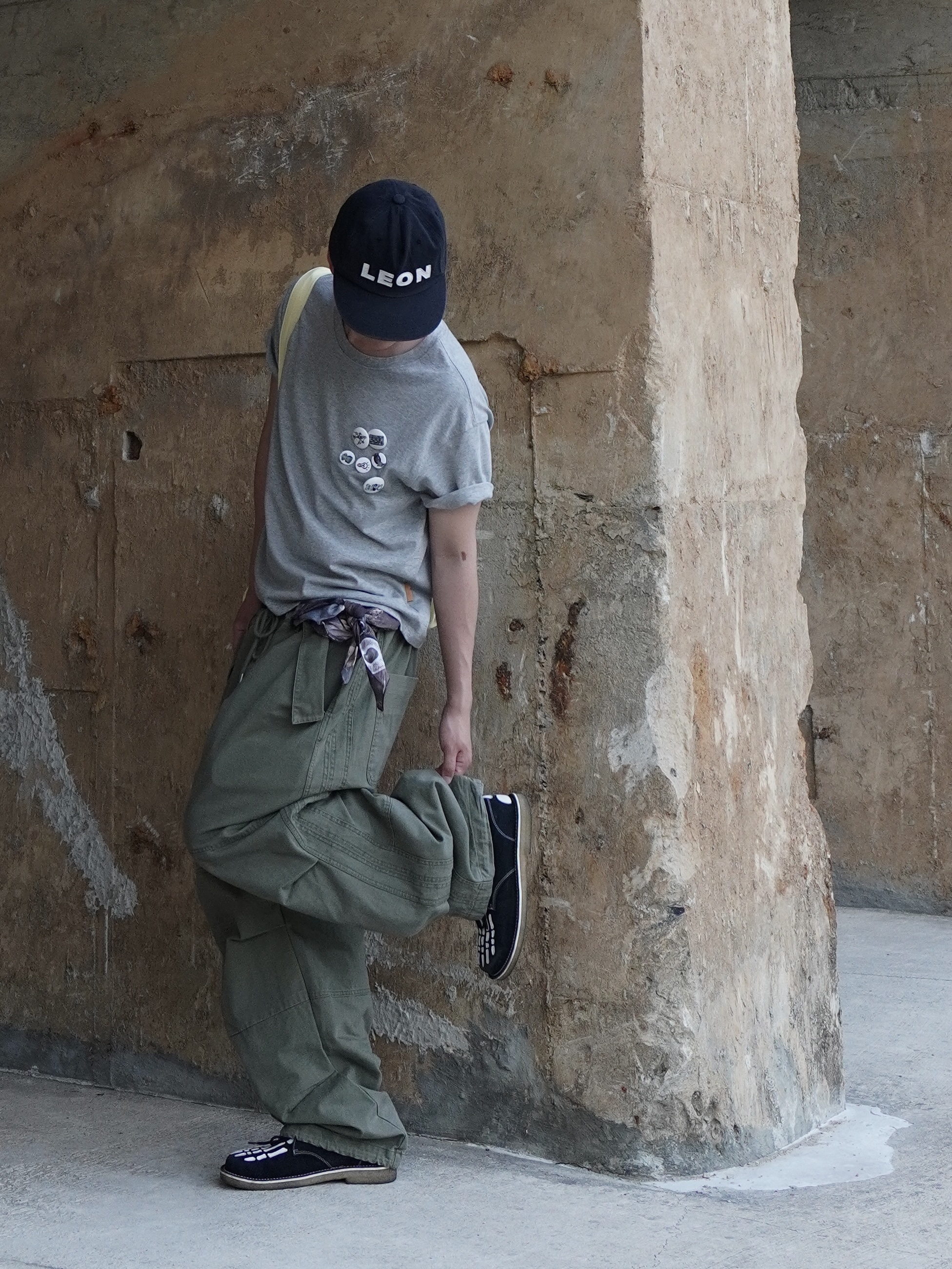 noun Washed Panel Pants Olive, noun Easeful Tote Bag Lemon 착용 스타일 - 5