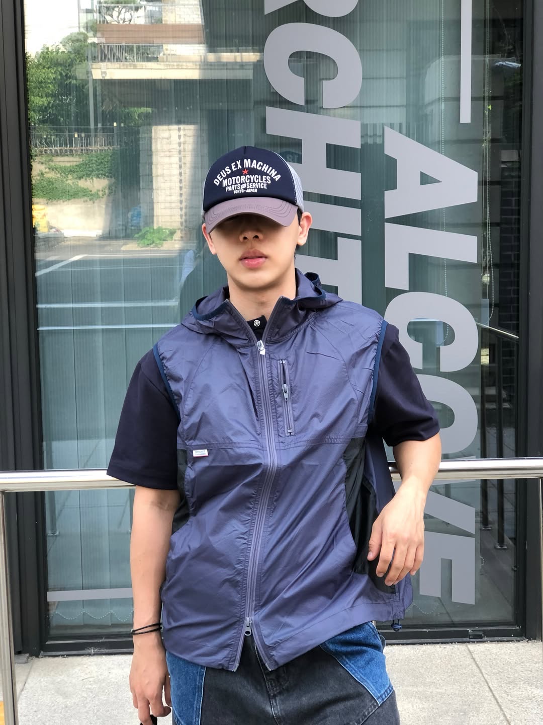 SPORT CHAMBER Light Active Hood Vest NAVY 착용 스타일 - 3