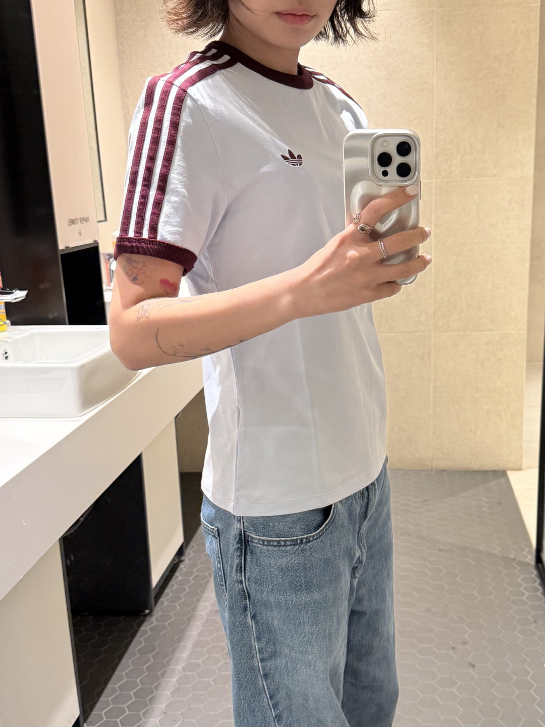 (W) Adidas 3 Stripes Slim T-Shirt Crystal Sky Maroon - KR Sizing, (W) Adidas 3 Stripes Slim T-Shirt Crystal Sky Maroon - US Sizing 착용 스타일 - 2