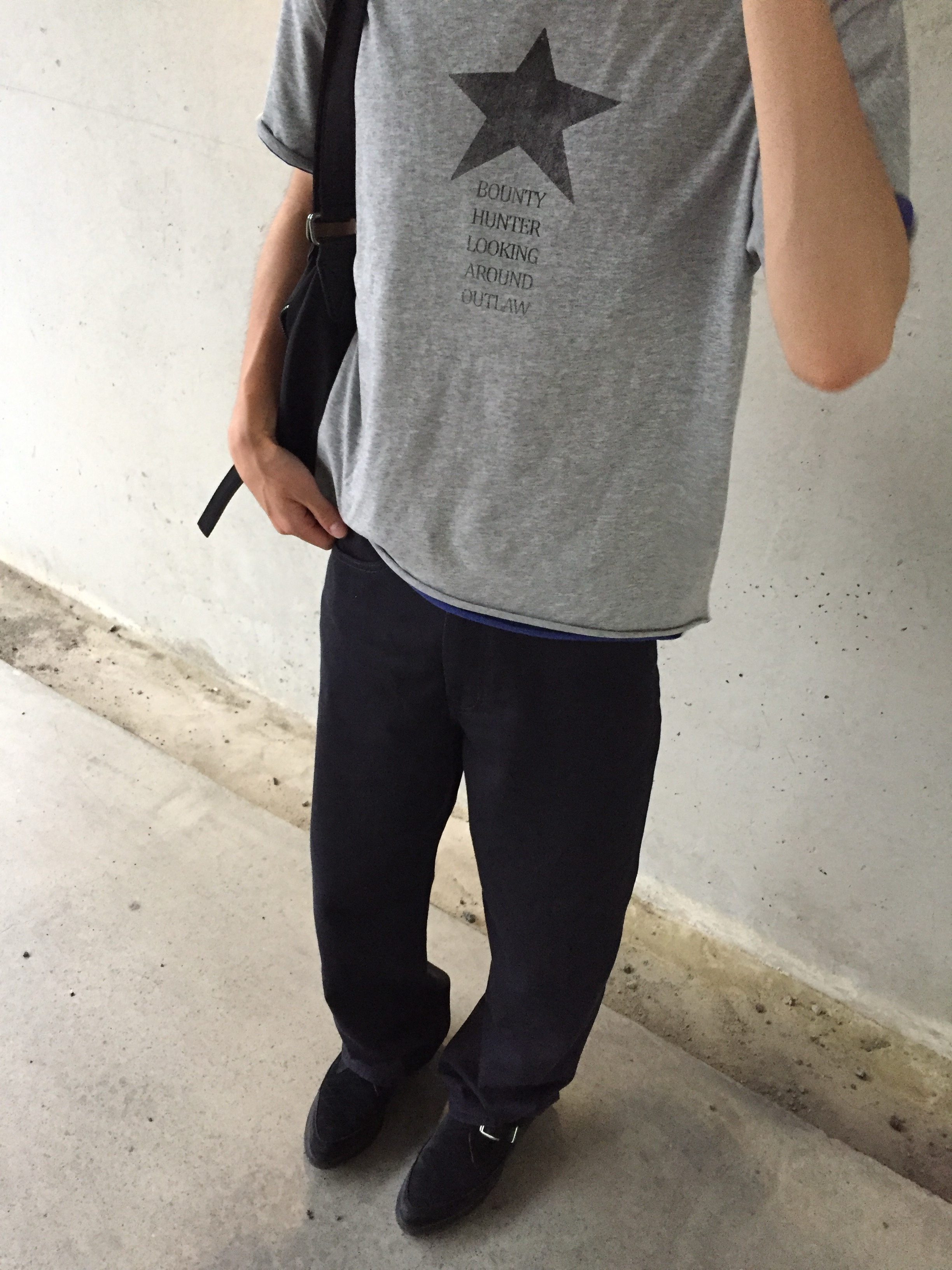 CHOWOO Low Rise Fit Cationic Regular Pants Washed Navy 착용 스타일 - 3