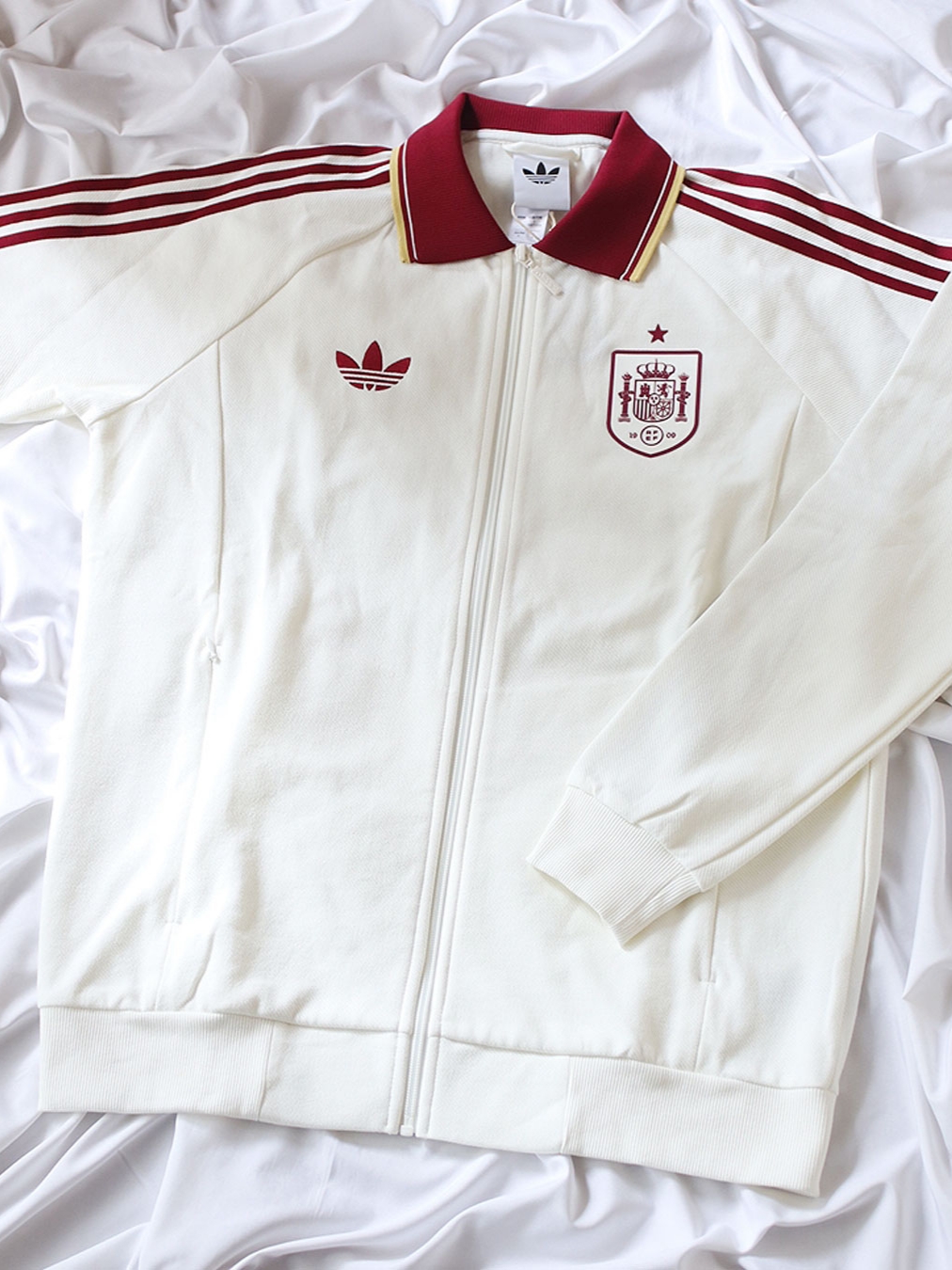Adidas Spain Away Anthem Jacket Off White - KR Sizing (Non Marking Ver.), Adidas Spain Away Anthem Jacket Off White - US Sizing (Non Marking Ver.) 착용 스타일 - 1