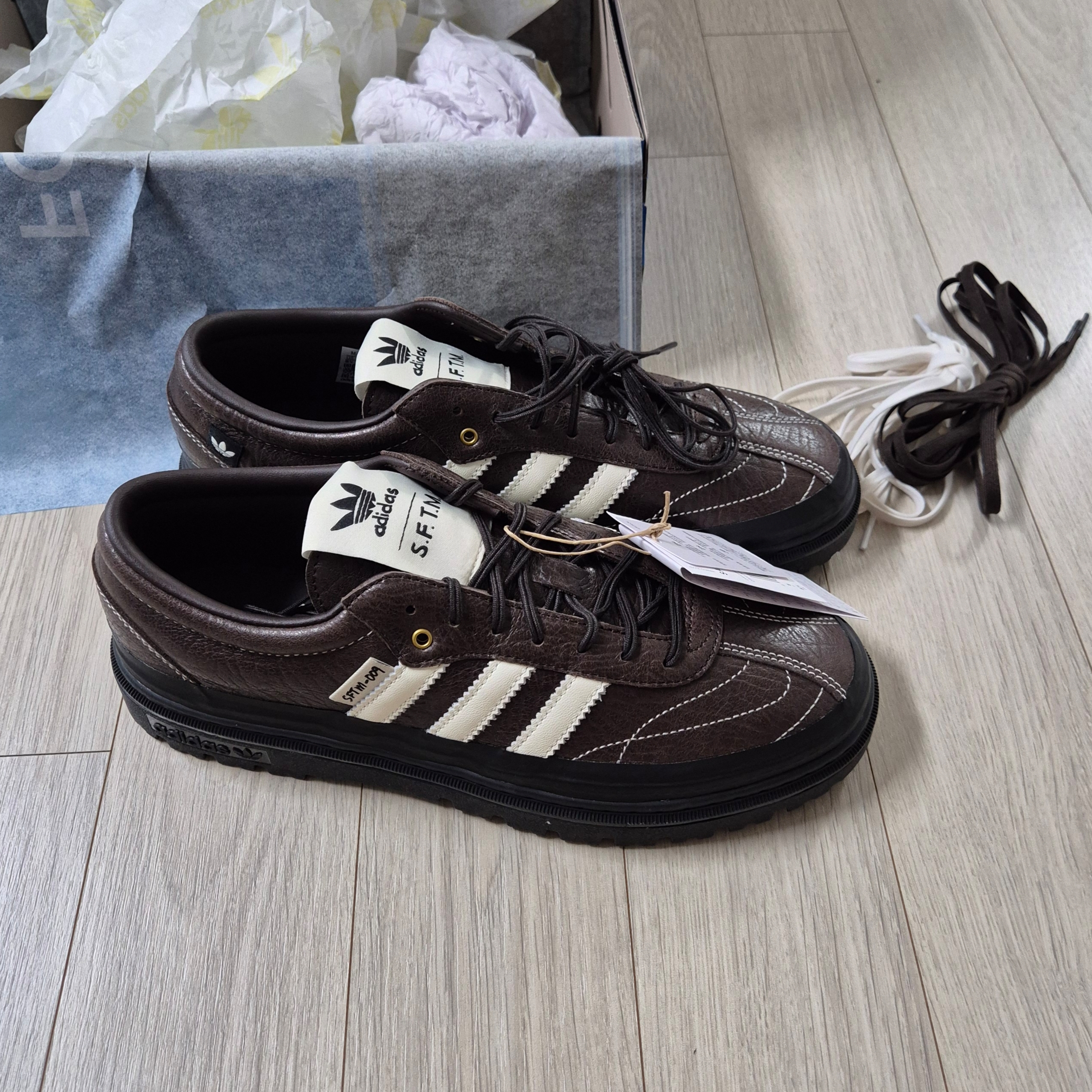 Adidas x Song for the Mute 007 Samba LX Freizeit Aurora Coffee 착용 스타일 - 2