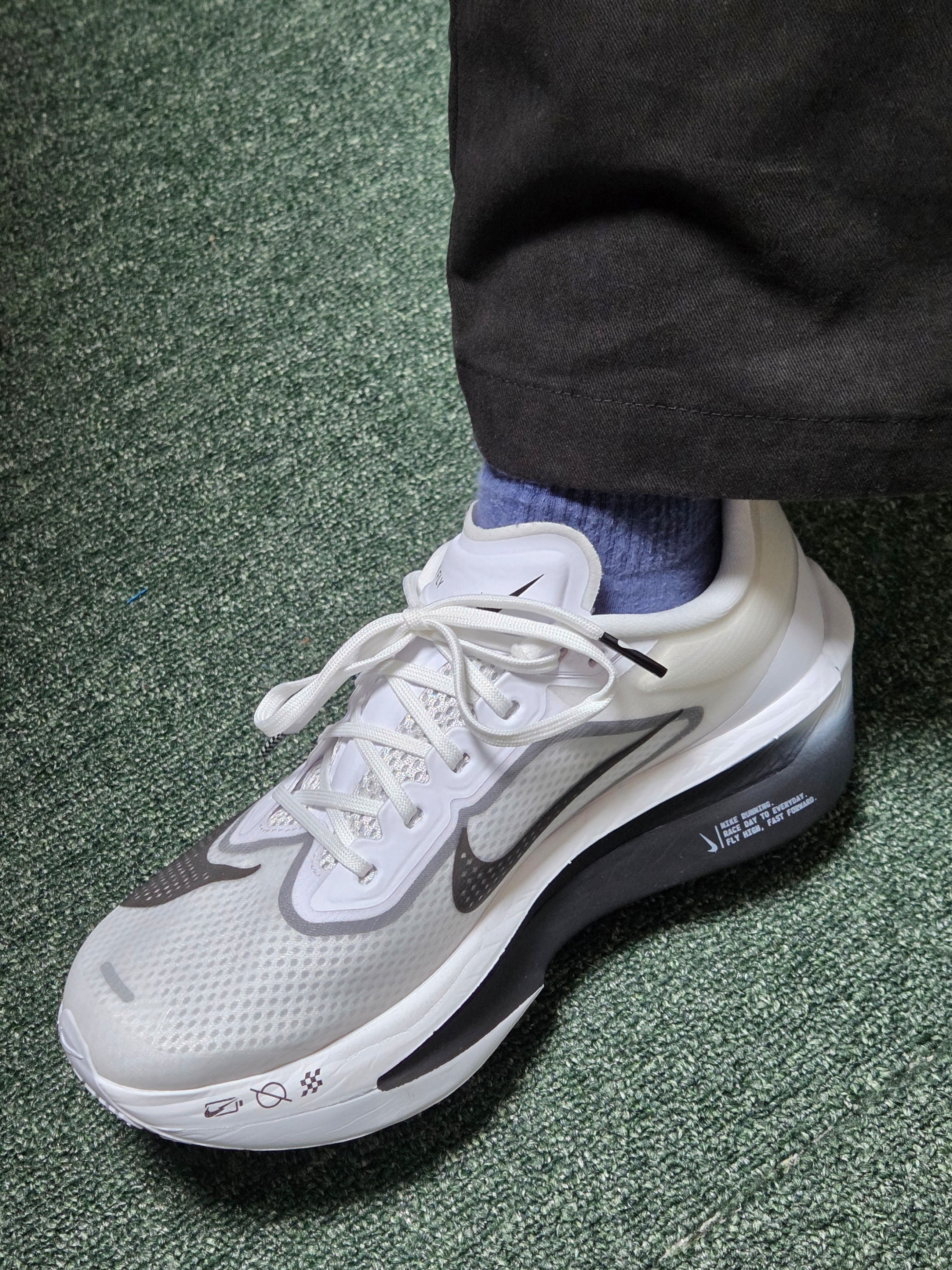 Salomon Run Aviator Bandana Grey Mint, SOHC Earth Tourist'25 T-Shirt_11UUT153 White 착용 스타일 - 6