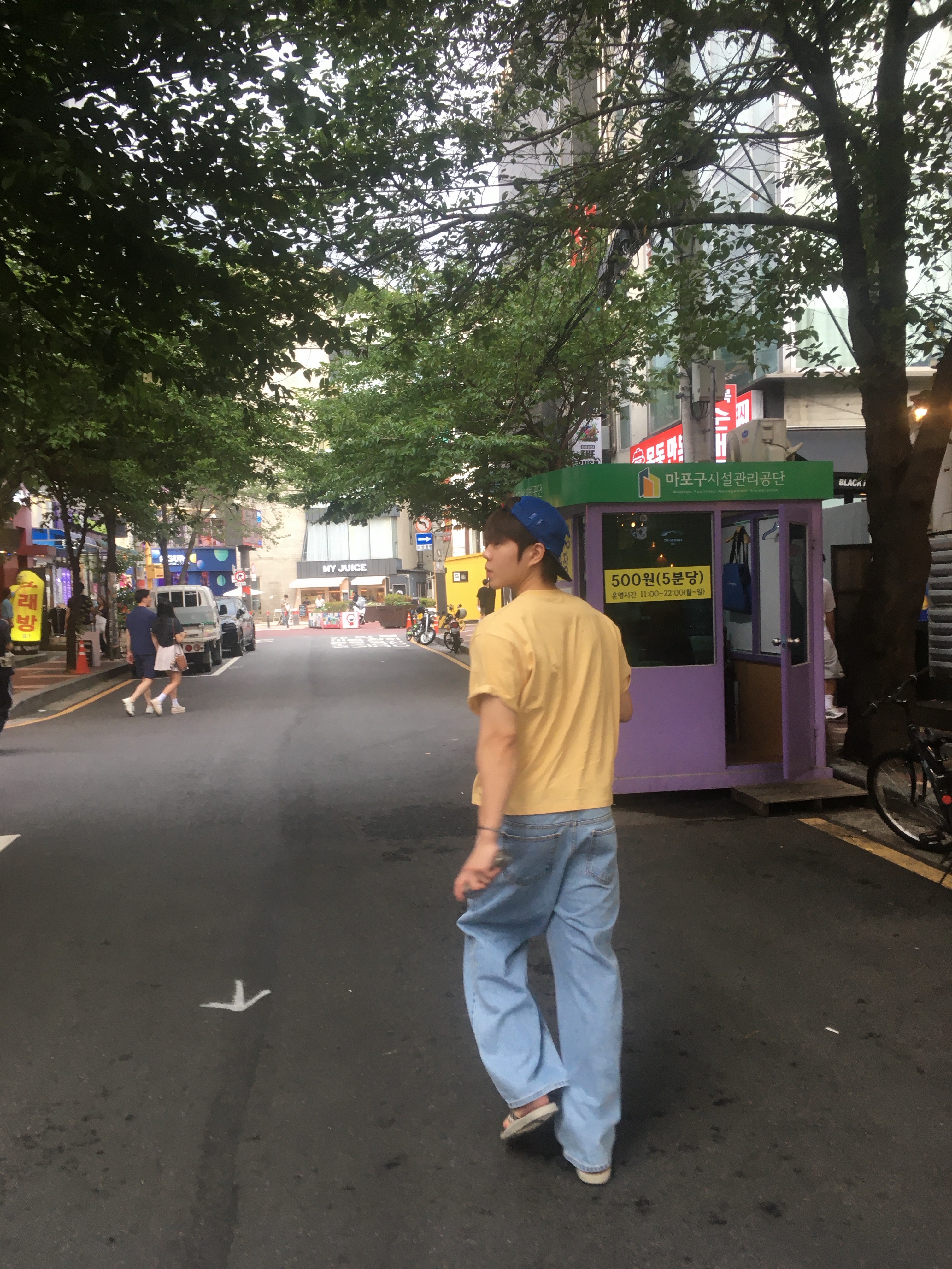 Alex Zono Running Is My Best Friend Trucker Blue, Island Slipper Madras Deck Slide Tan Madras 착용 스타일 - 4