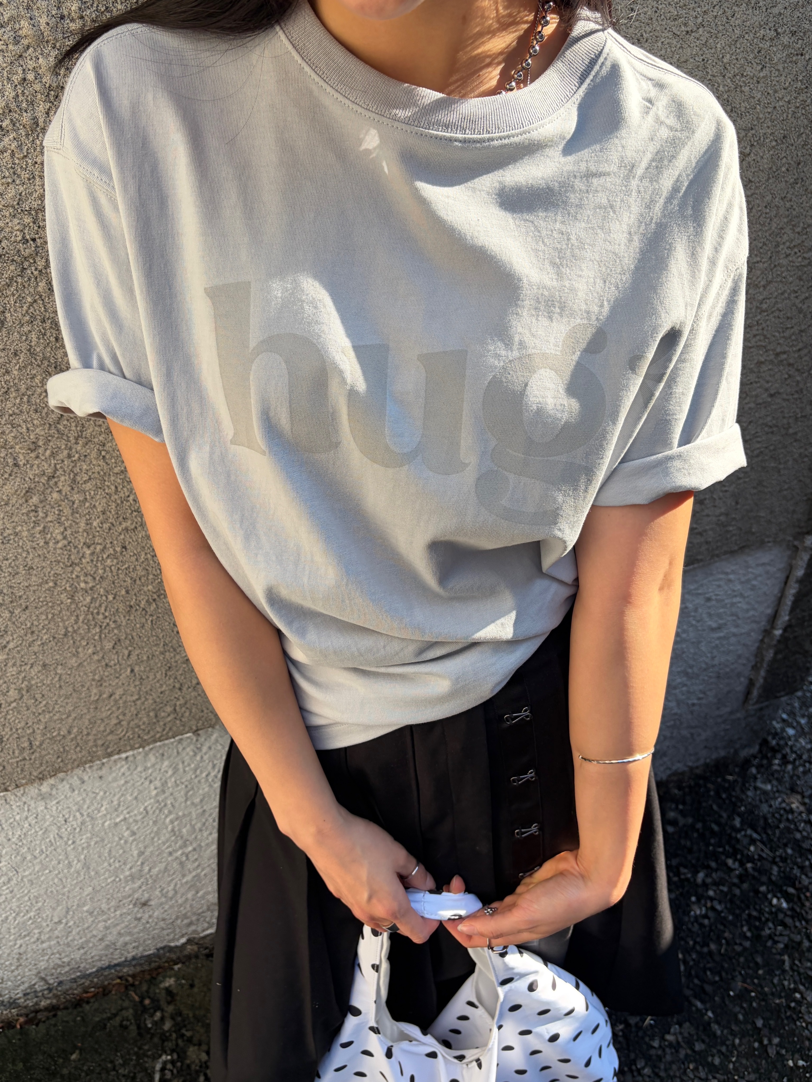 Riomeu Hug Rio Short Sleeve T-shirt Gray 착용 스타일