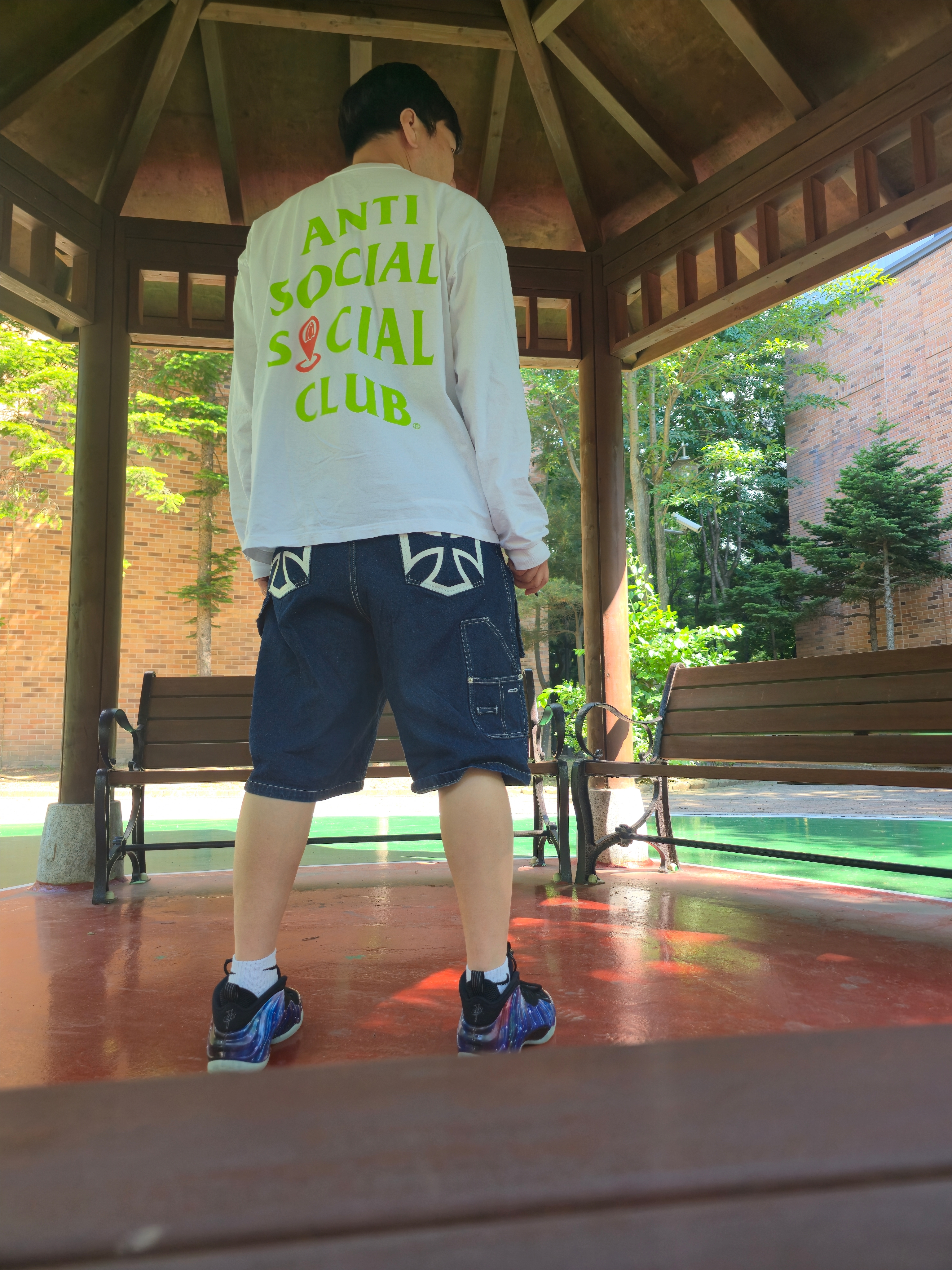 ASSC x KASINA Radio Signal L/S Tee White, Flavorism Carpenter Bermuda Denim Pants Indigo 착용 스타일