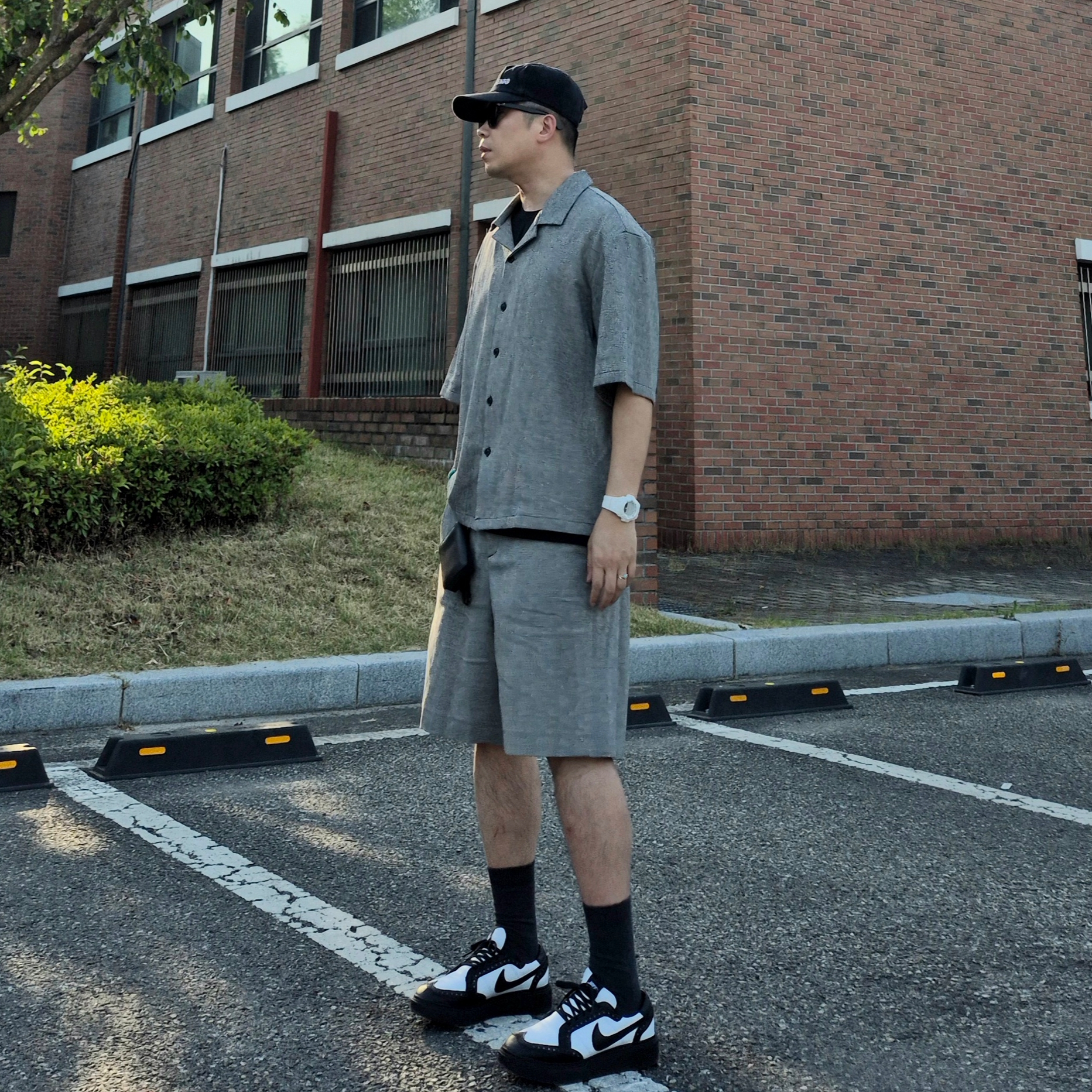 Nike x Peaceminusone Kwondo1 Black and White, Millo Archive Cade Leather Wallet Leather Black 착용 스타일 - 4