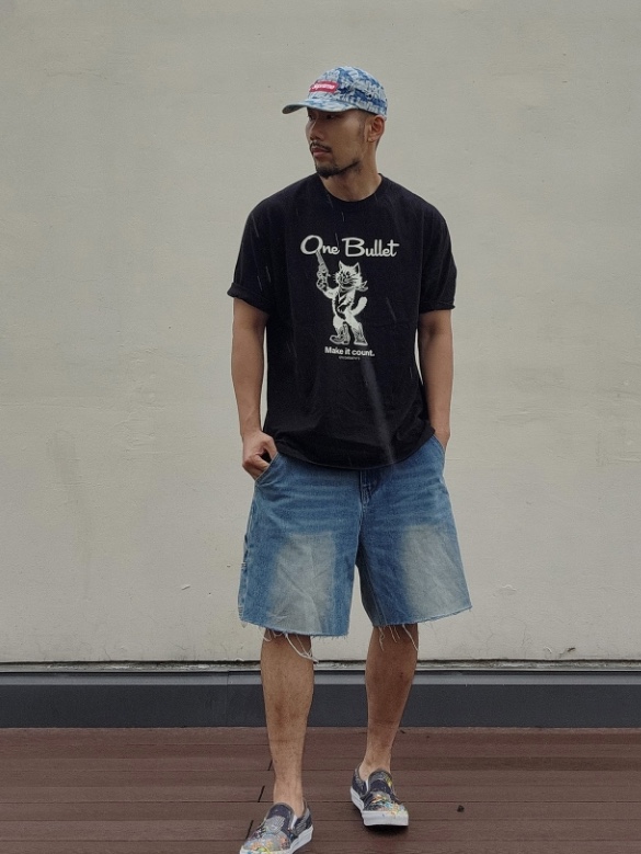 QT8 GARMENTS One Bullet Washed Tee Black 착용 스타일 - 1