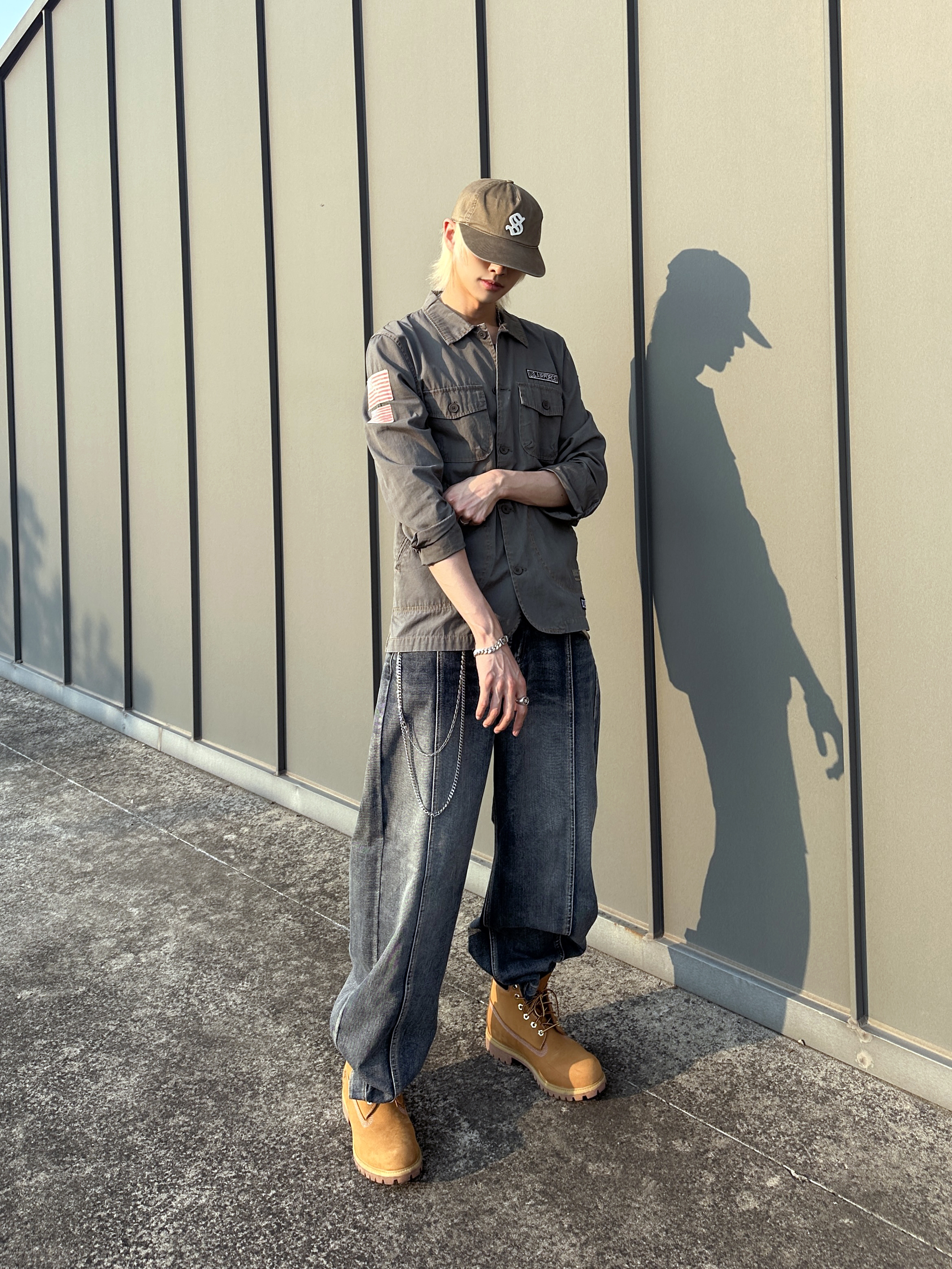 Sunday Ceremony Old English Applique Logo Cap - Light Brown 착용 스타일 - 5