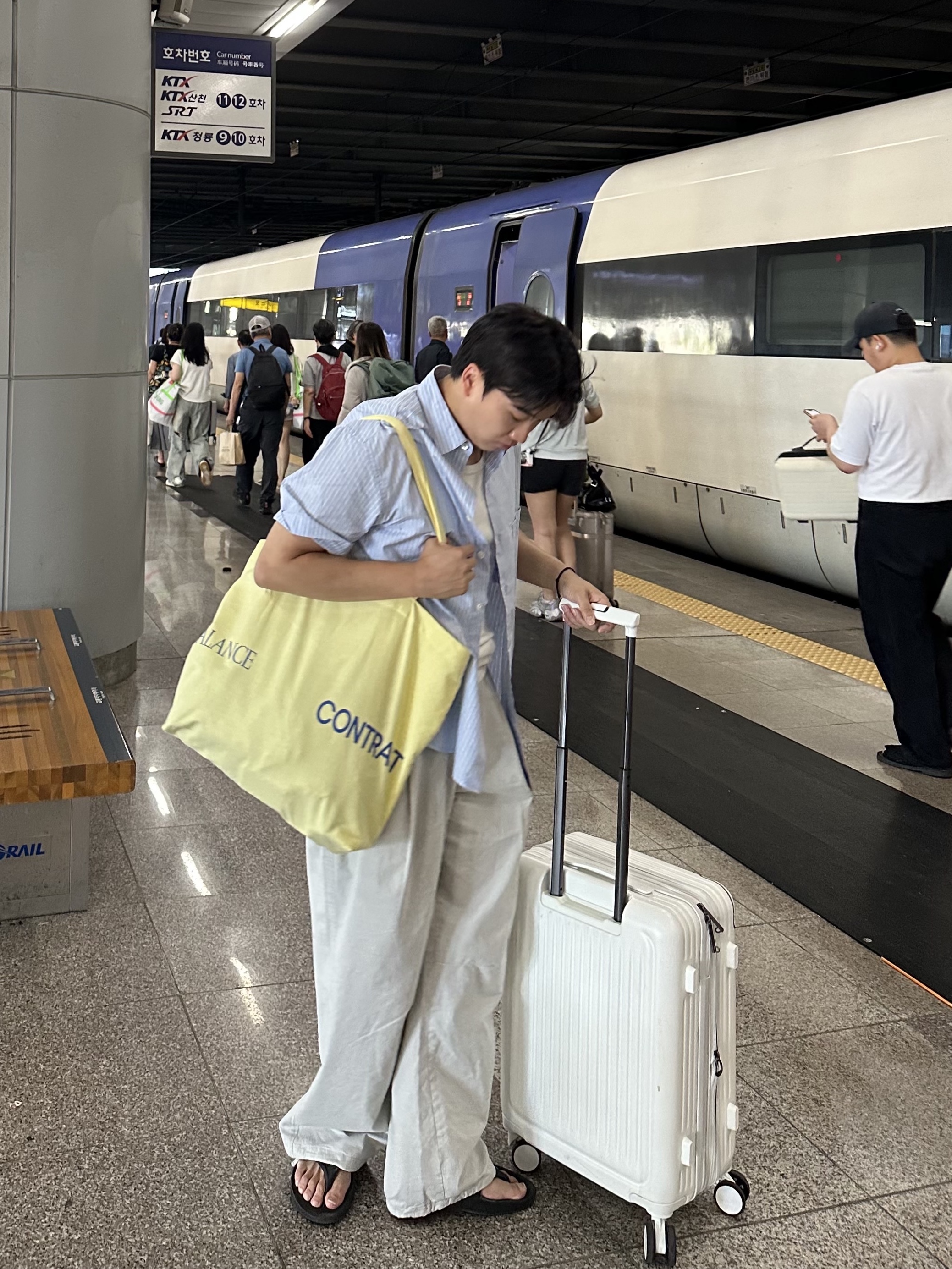 noun Easeful Tote Bag Lemon, noun Daily Shirts Stripe Blue 착용 스타일 - 2