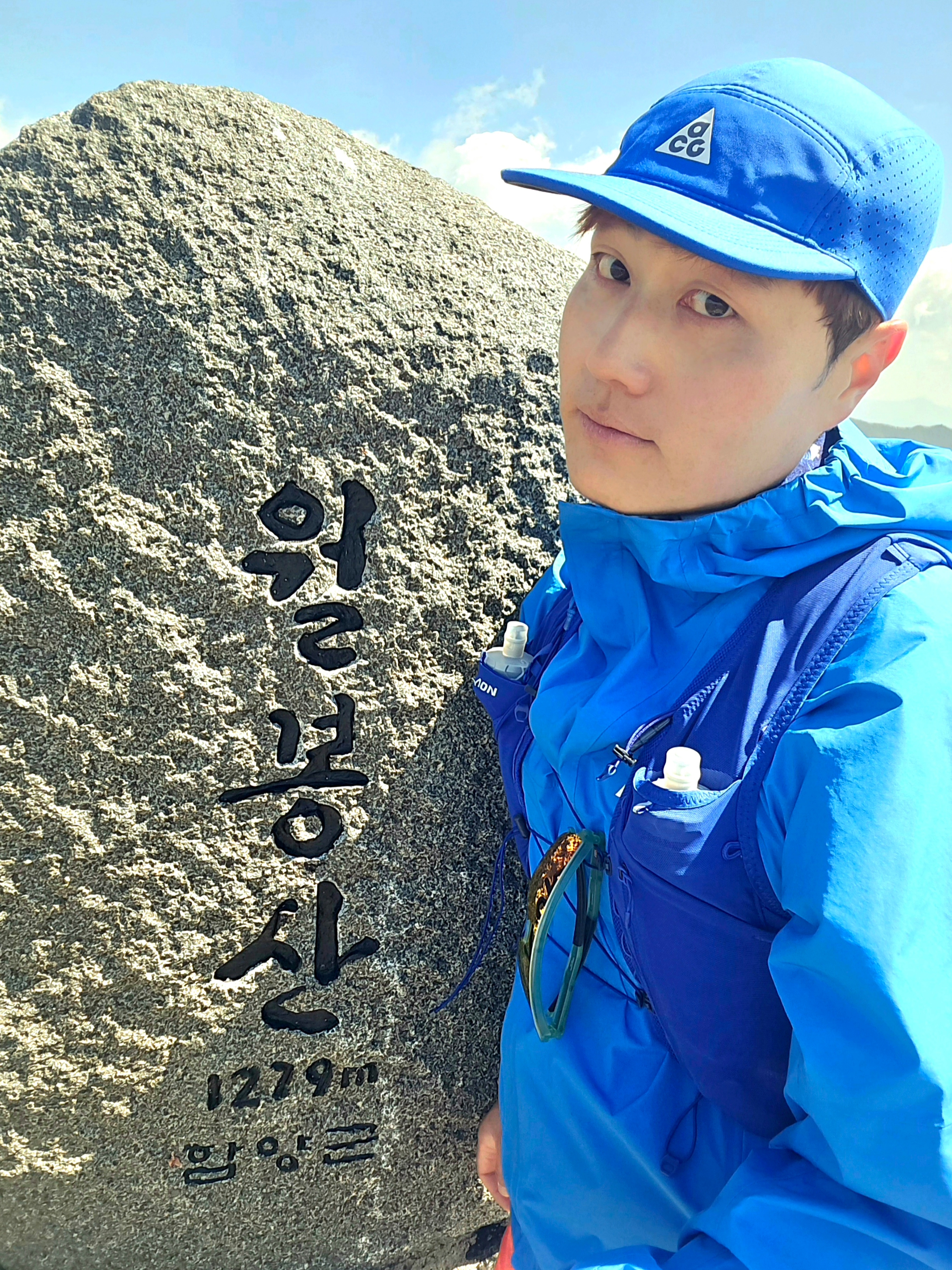 Nike ACG Storm-Fit ADV Cascade Rains Full Zip Jacket Light Photo Blue Summit White - Asia 착용 스타일