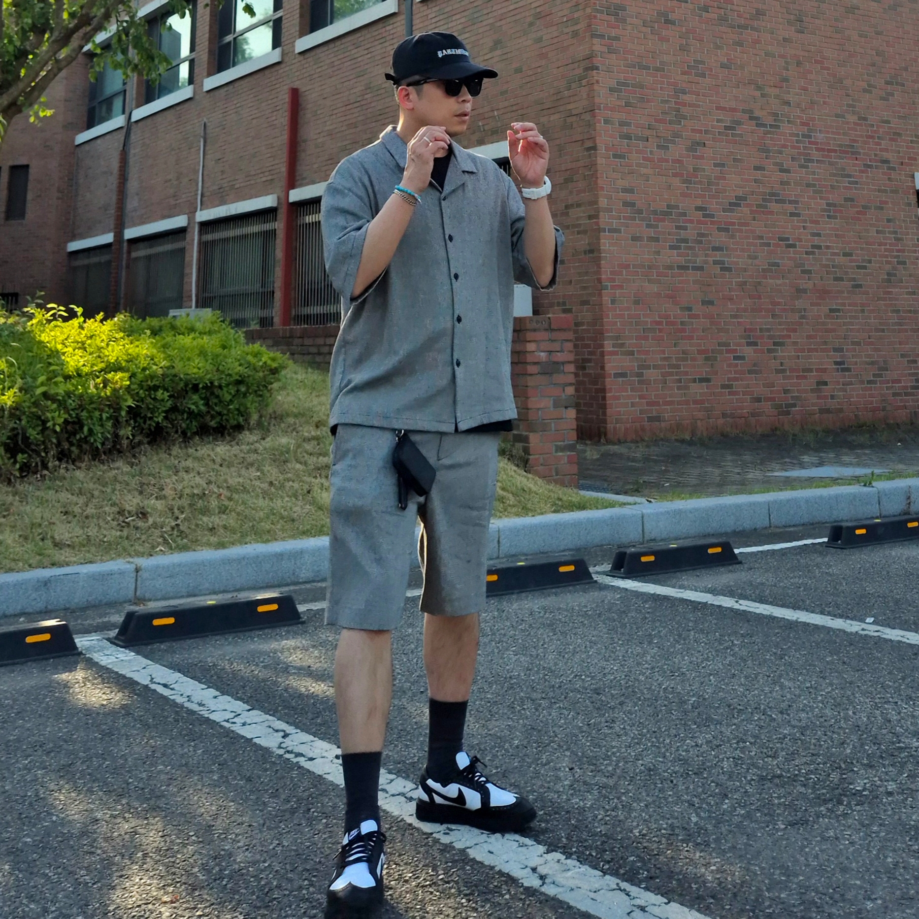 Nike x Peaceminusone Kwondo1 Black and White, Millo Archive Cade Leather Wallet Leather Black 착용 스타일 - 3