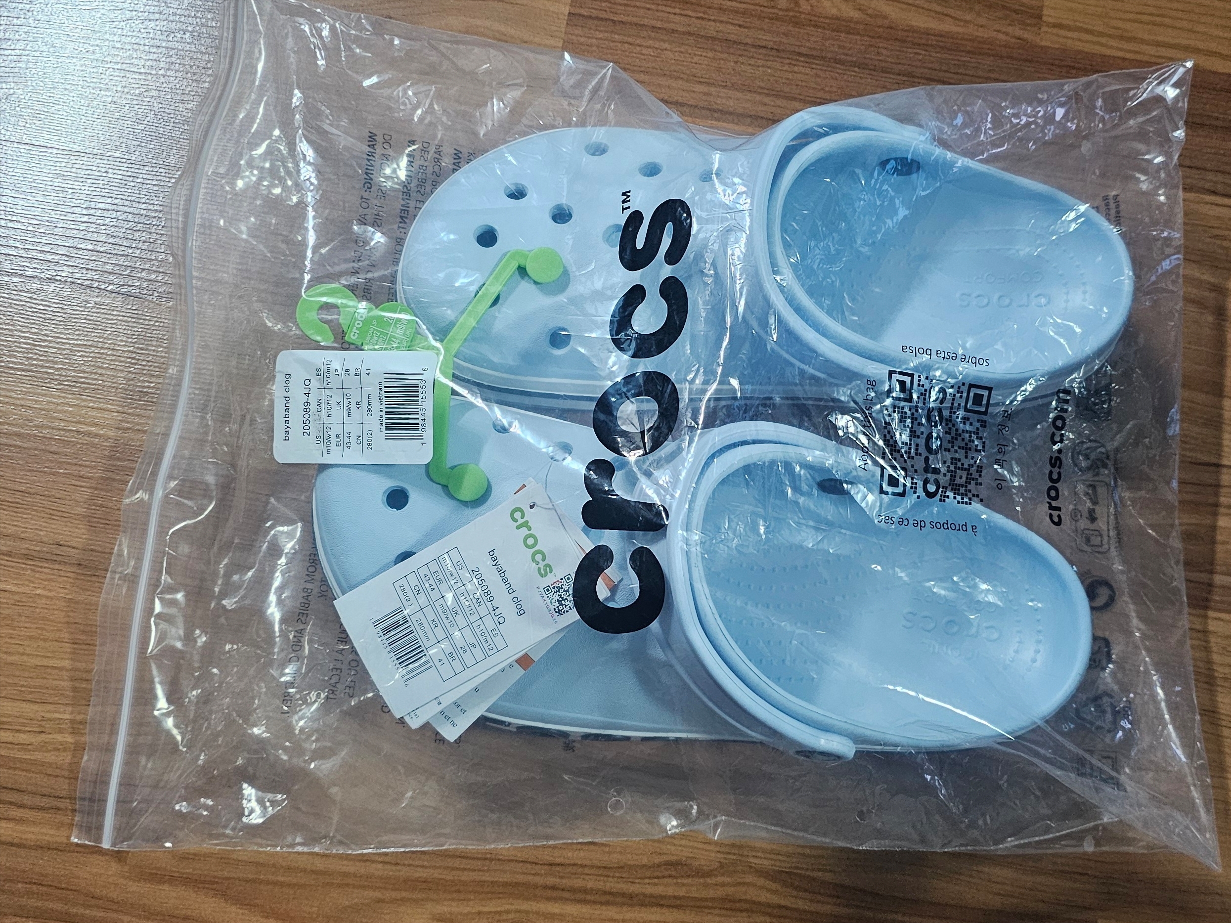 Crocs Bayaband Clog Mineral Blue 착용 스타일 - 2