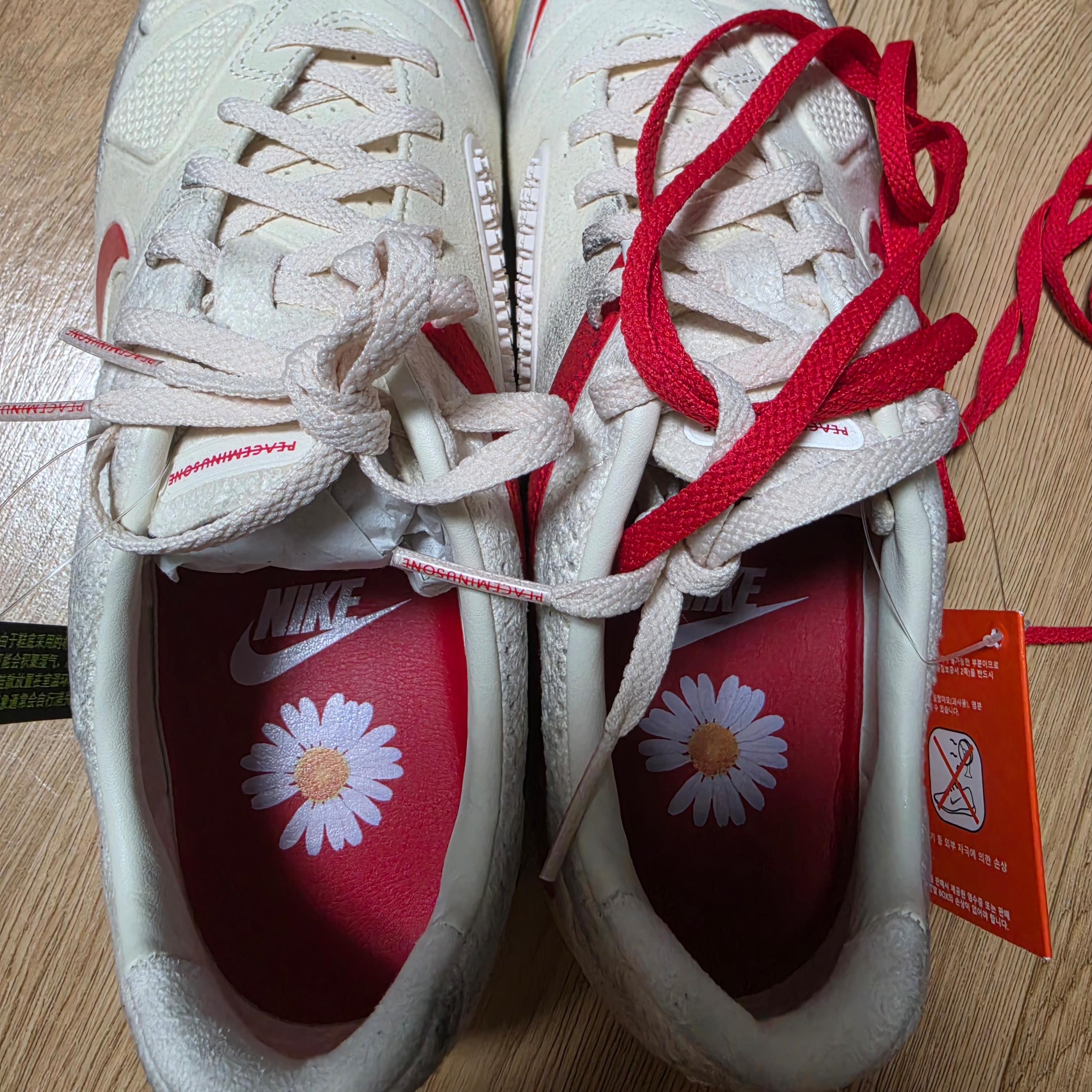 Nike x Peaceminusone Cryoshot CTR360 Natural and University Red 착용 스타일 - 4