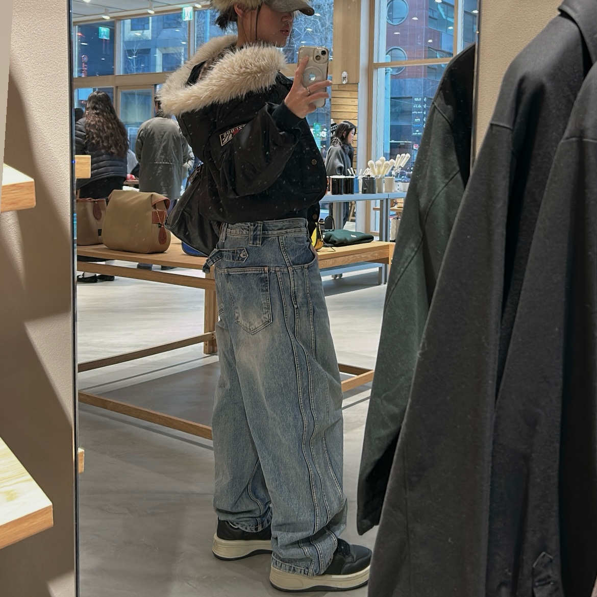 Converse x Drkshdw Turbowpn Ox Black, Open Yy Faux Fur Corduroy Earflap Cap Khaki 착용 스타일