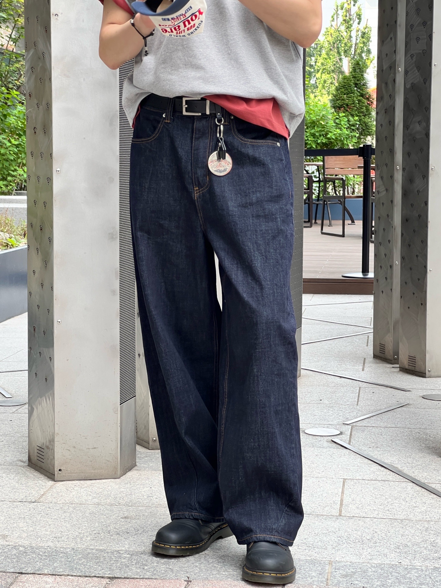 noun Wide Curved Denim Pants One Washed, Dr. Martens 1461 Smooth Black 착용 스타일 - 8