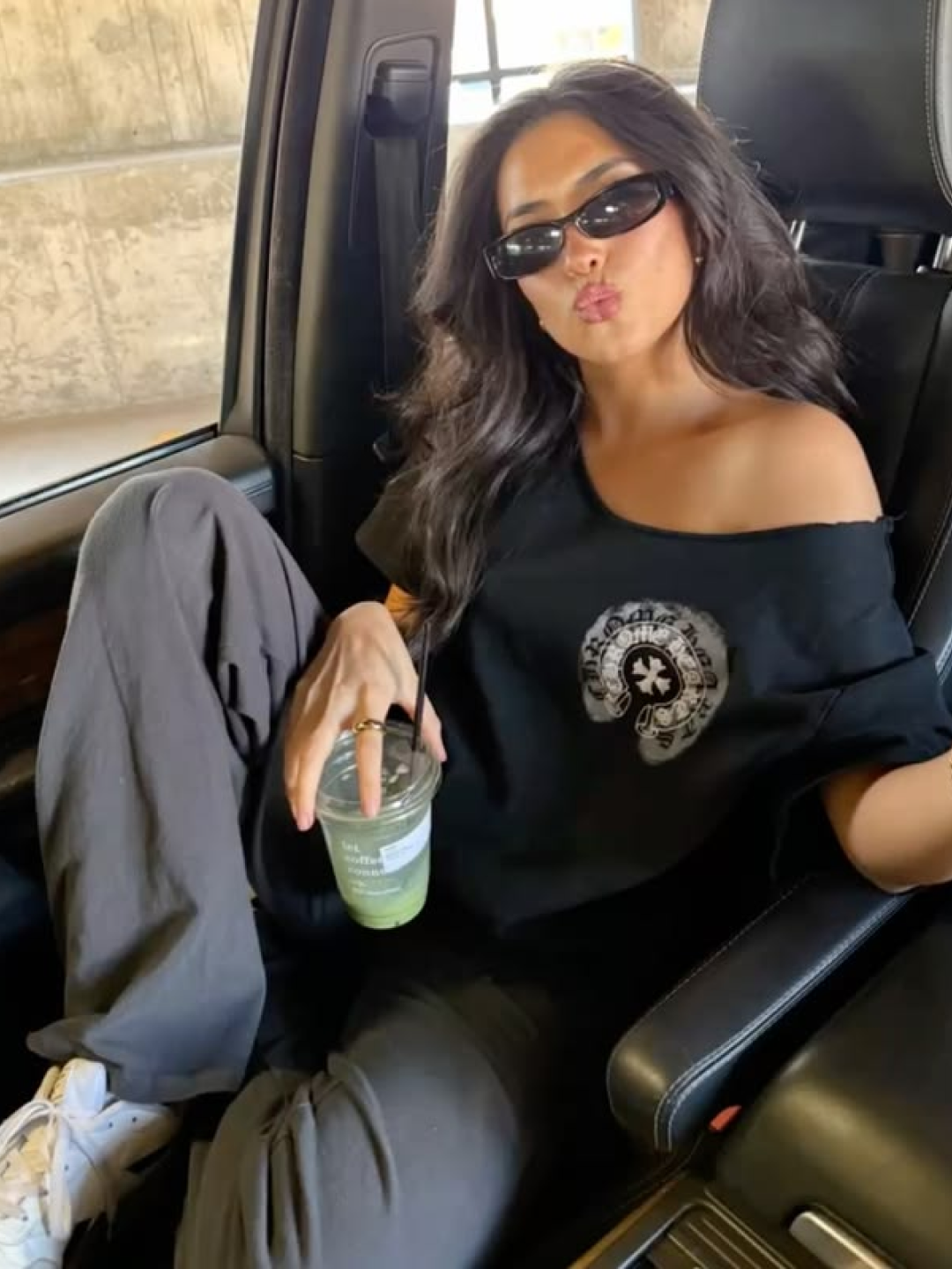 Ray-Ban Mega Balorama Blacked Out Collection Polished Black Frame Dark Grey Lenses High Bridge Fit, Ray-Ban DADDY-O II Polished Black Frame Green Classic G-15 Lenses 착용 스타일 - 2