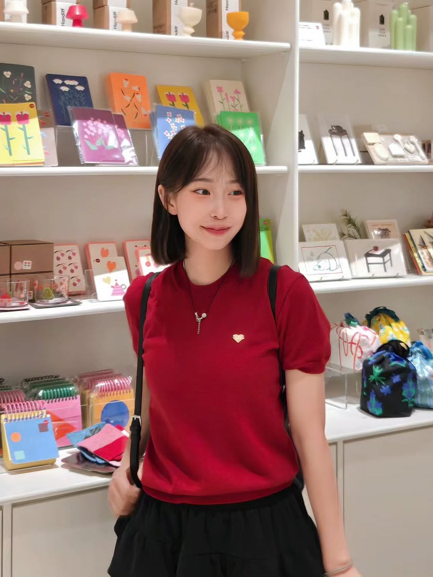 Knitted W Basic Essential Washable Round Half Knit Red, Knitted W Basic Essential Washable Round Half Knit Cobalt Blue 착용 스타일 - 1