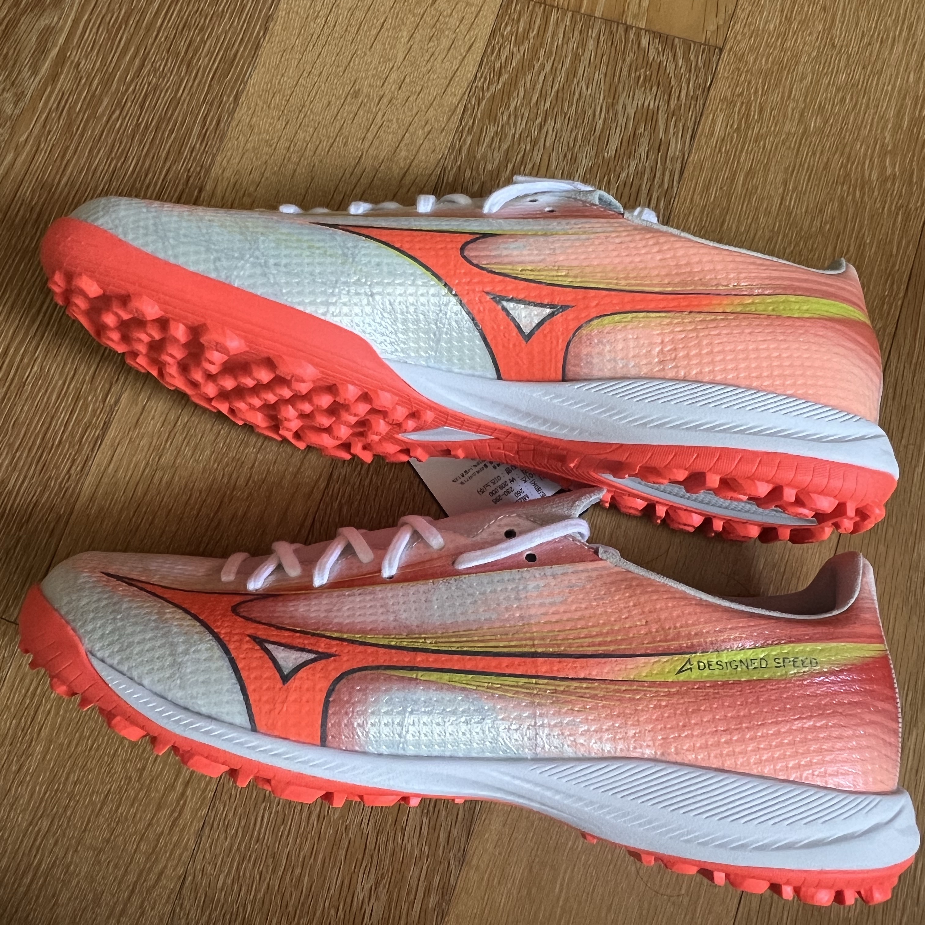 Mizuno Alpha III Elite AS White Orange 착용 스타일