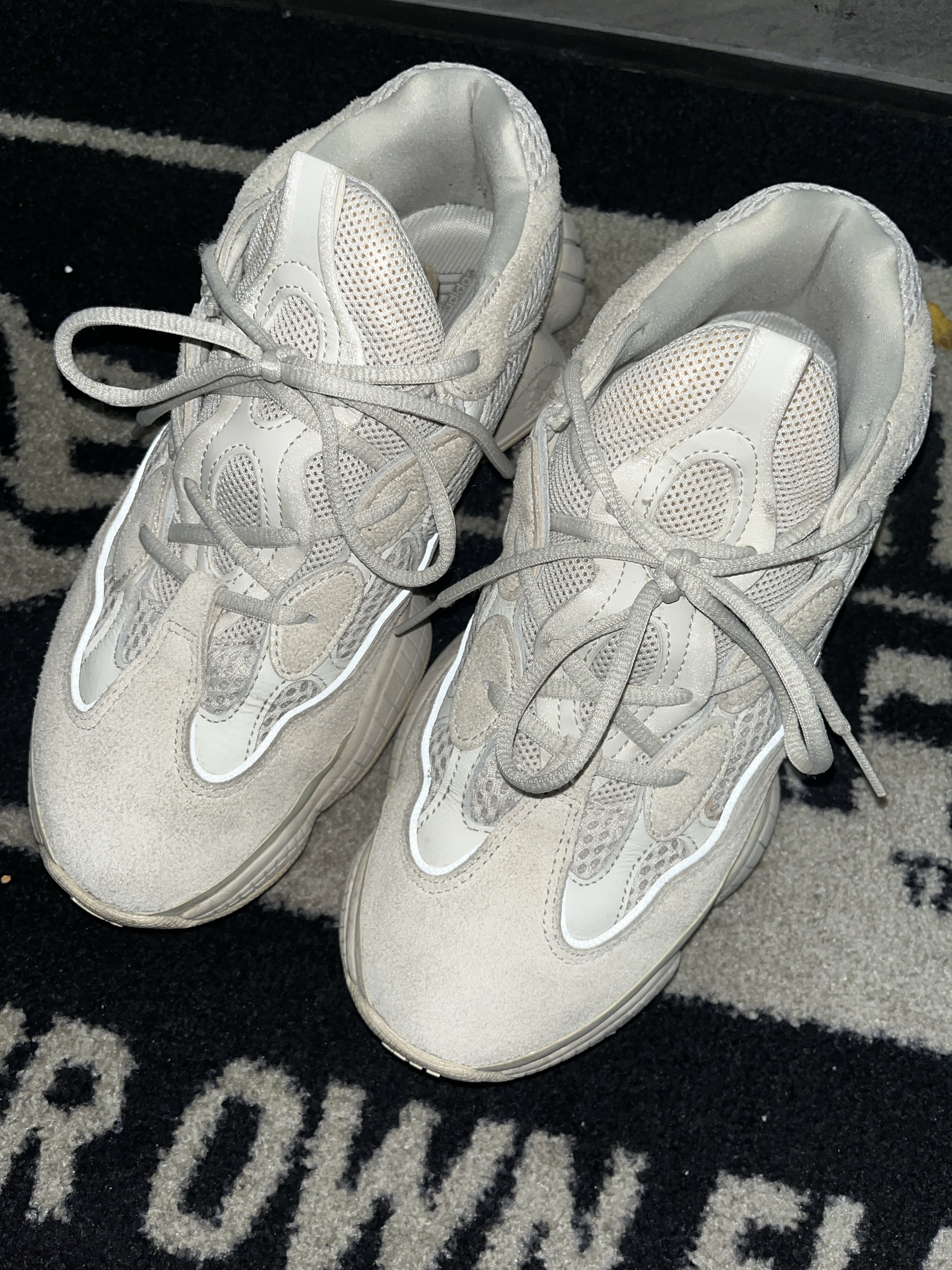 Adidas Yeezy 500 Blush 2018 착용 스타일
