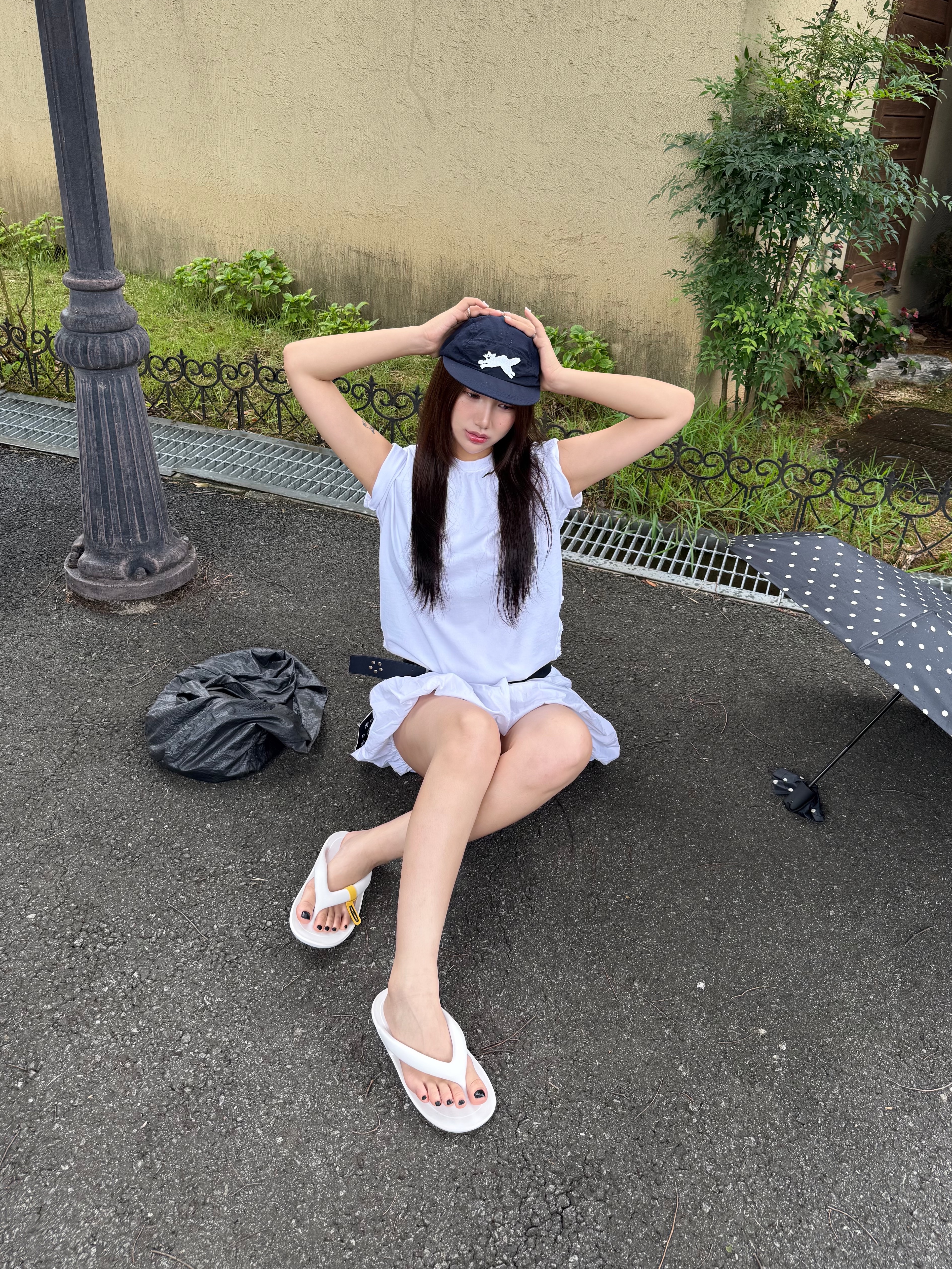 Taw&Toe Flip Flop Zerovity Flat White 착용 스타일