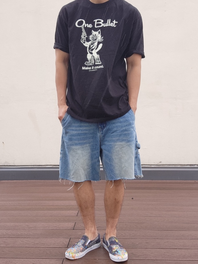 QT8 GARMENTS One Bullet Washed Tee Black 착용 스타일 - 2