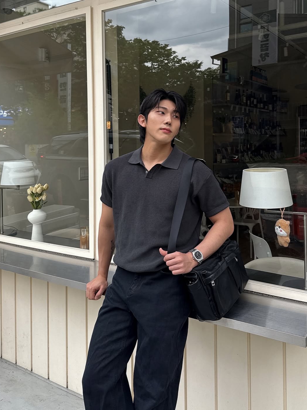Knitted Coolever Crop Half Knit T-shirt Charcoal, Knitted Coolever PK Crop Half Knit T-shirt BLACK 착용 스타일 - 1