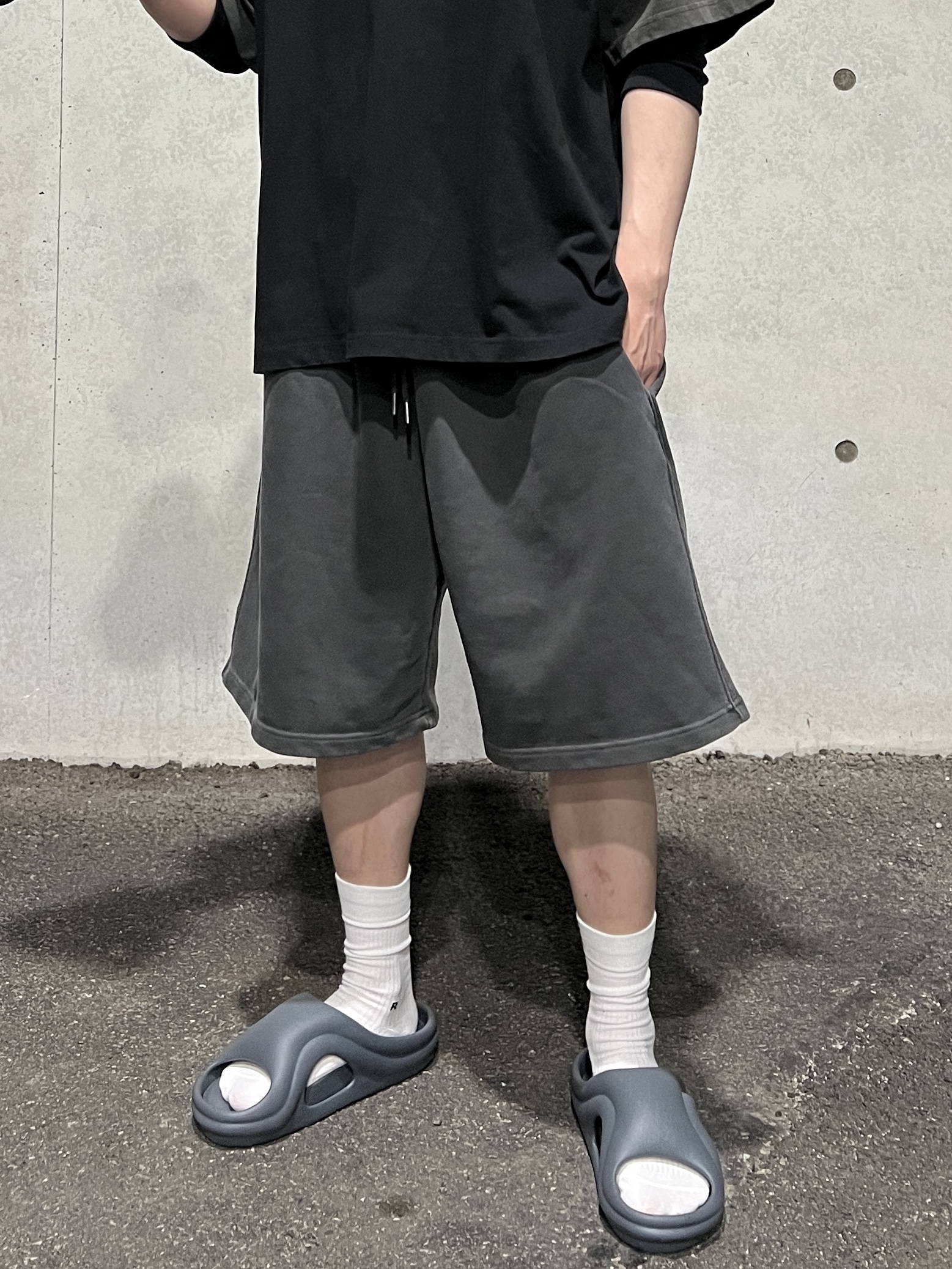 SKYLRK Beach Slide Seal, SKYLRK Beach Slide Factory Grey 착용 스타일 - 5