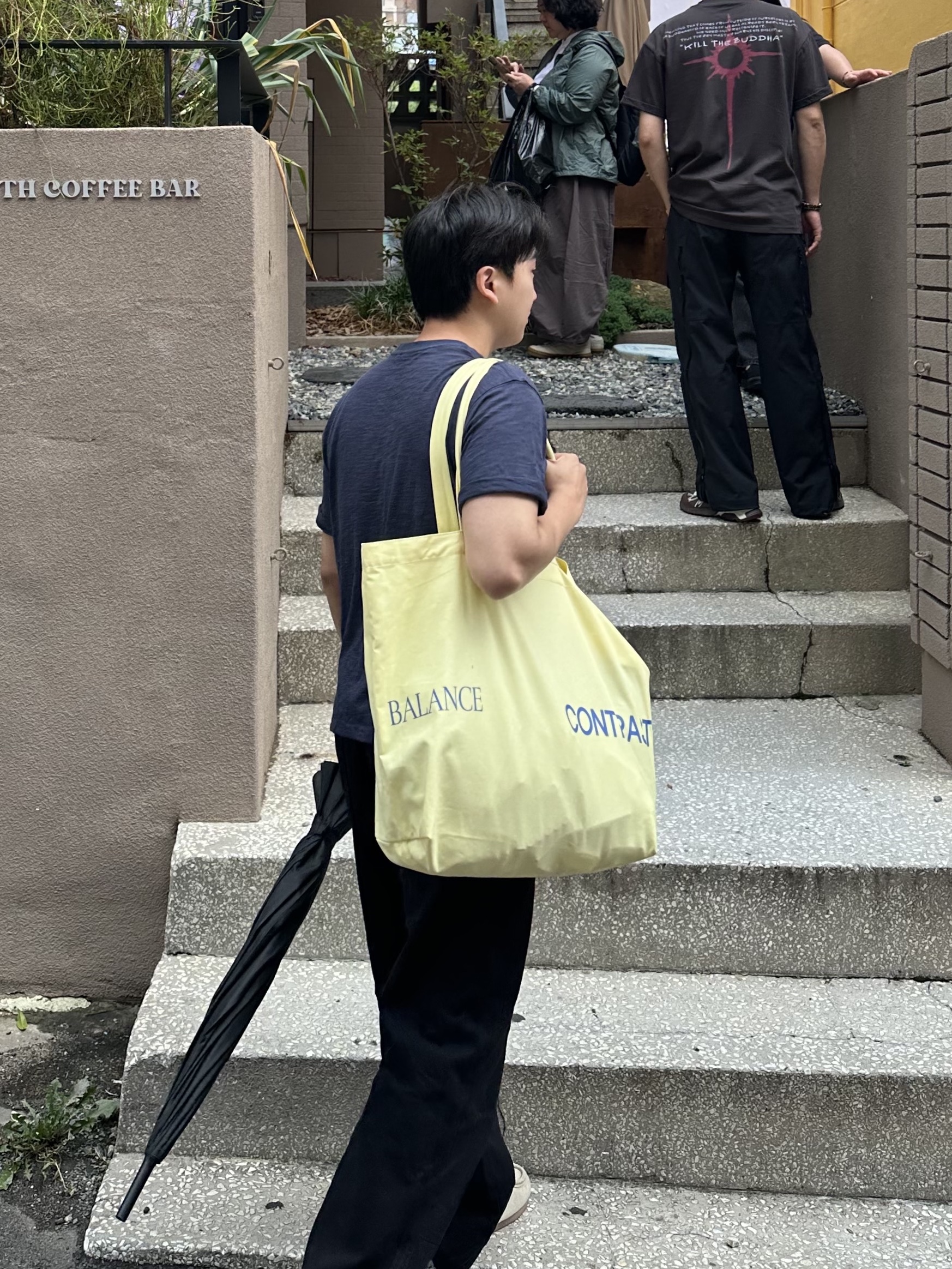 noun Easeful Tote Bag Lemon 착용 스타일 - 1