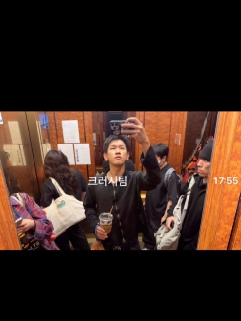 Undermycar Vintage Waving Zip Slim Fit Zip-Up Black 착용 스타일 - 1