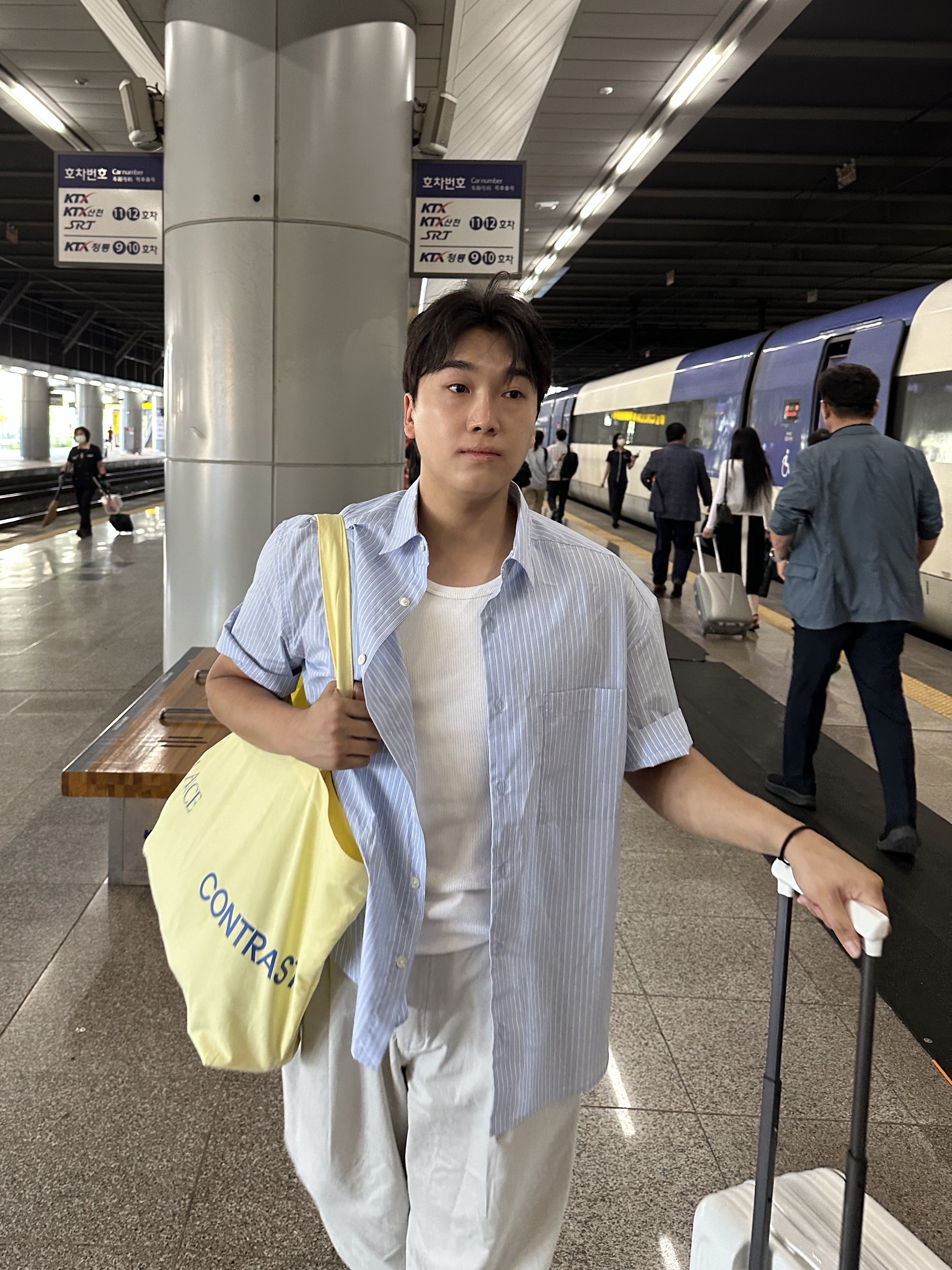 noun Easeful Tote Bag Lemon, noun Daily Shirts Stripe Blue 착용 스타일 - 3