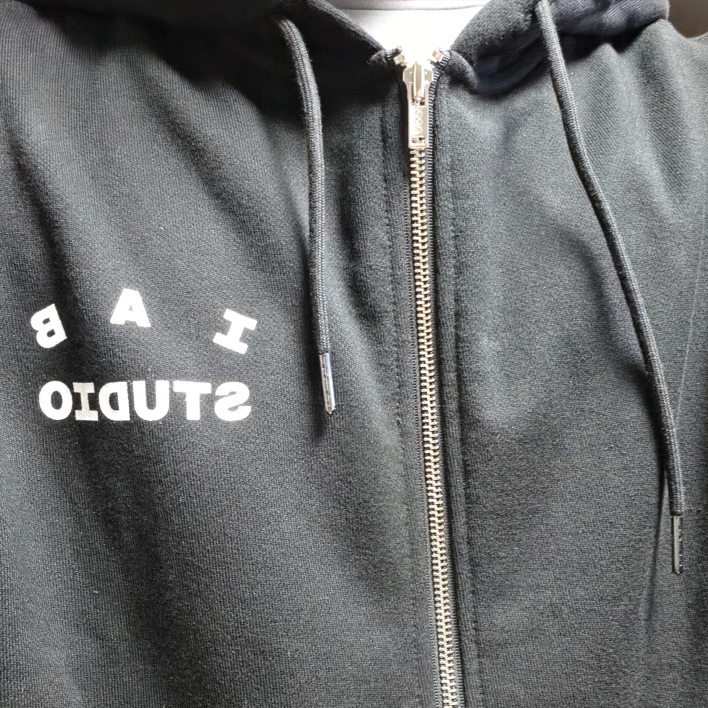IAB Studio Zip-Up Hoodie Black - 26SS 착용 스타일