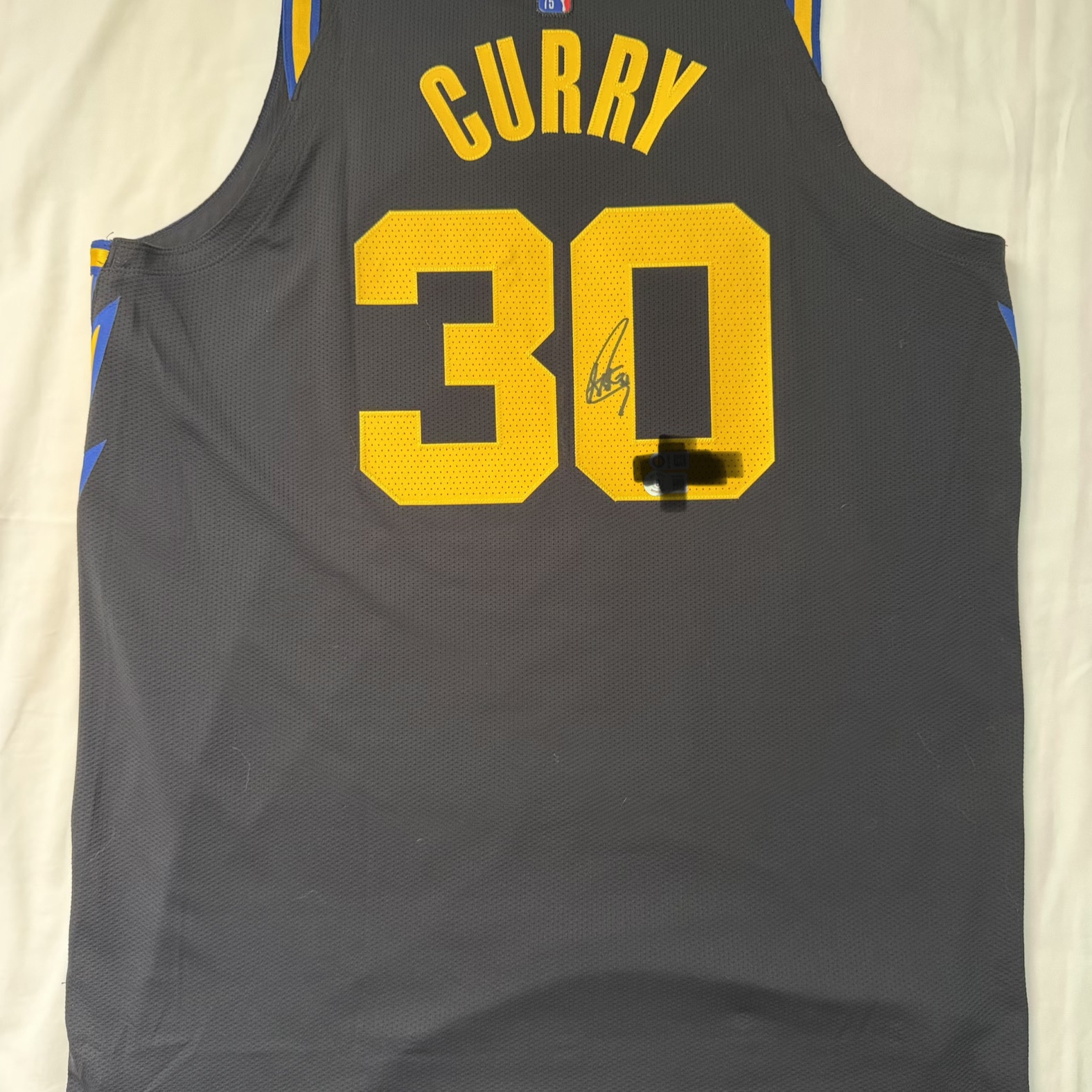 Nike Stephen Curry Golden State Warriors Association Edition 2022/23 NBA Swingman Jersey White 착용 스타일 - 3