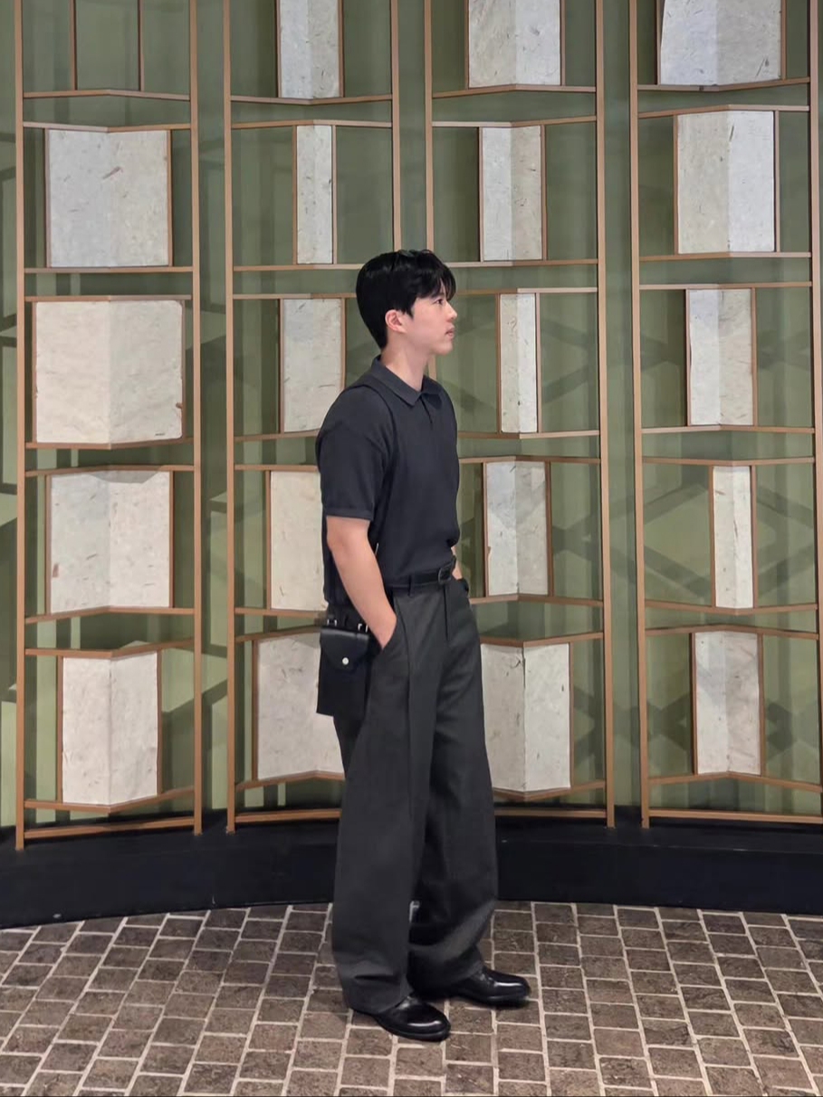 Knitted Coolever Crop Half Knit T-shirt Charcoal, Knitted Coolever PK Crop Half Knit T-shirt BLACK 착용 스타일 - 2