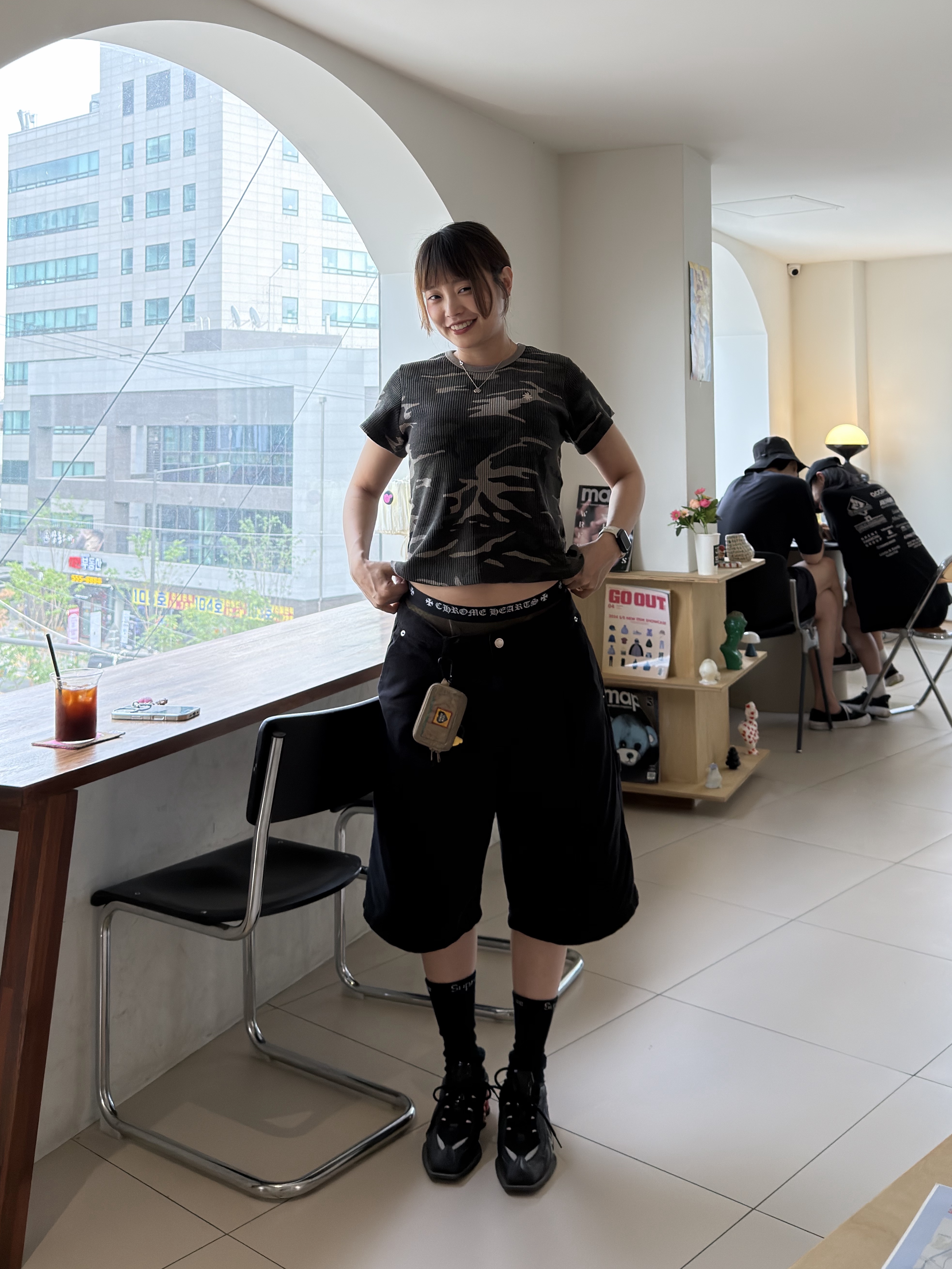 Chrome Hearts Boxer Brief Camo, Nike x Martine Rose Shox MR4 Black 착용 스타일 - 5