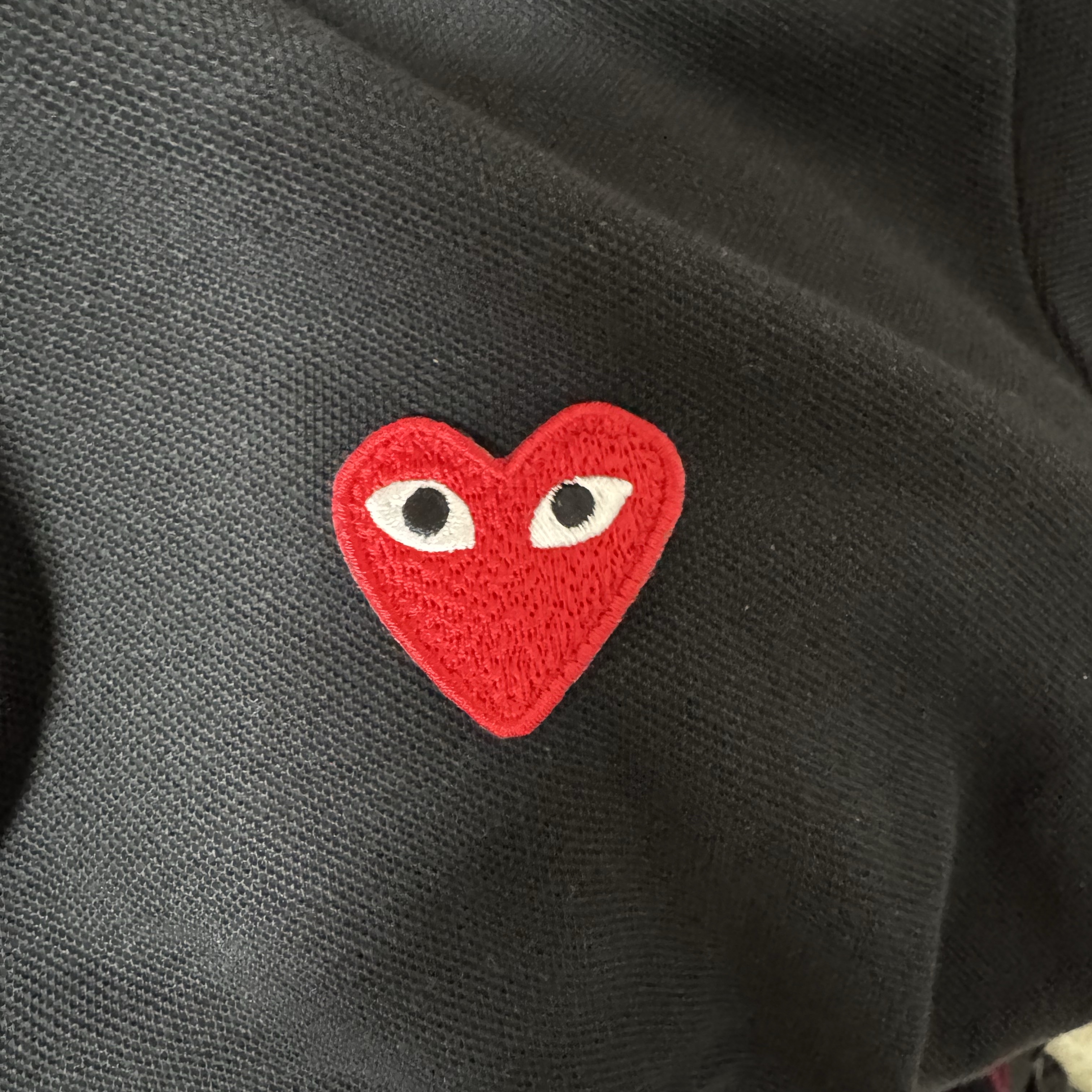Play Comme des Garcons Red Heart Polo Shirt Black 착용 스타일
