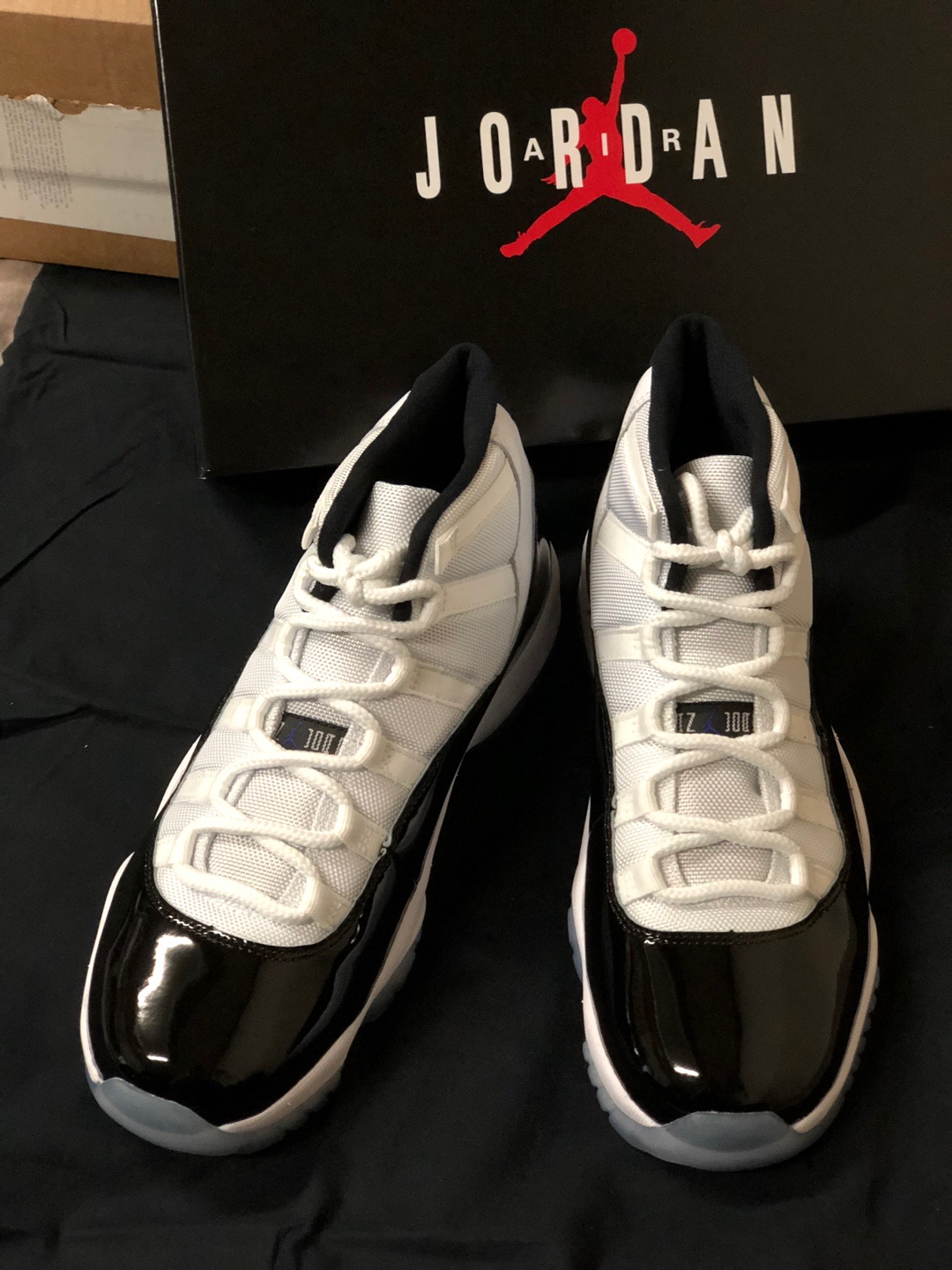 Jordan 11 Retro Concord 2018 착용 스타일