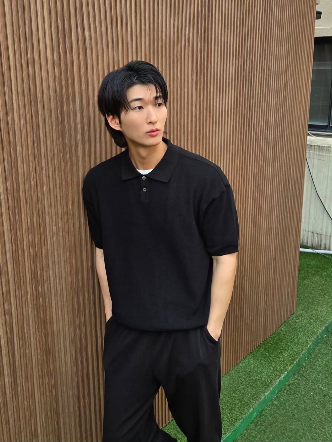 Knitted Coolever PK Crop Half Knit T-shirt BLACK, Knitted Coolever Crop Half Knit T-shirt Charcoal 착용 스타일 - 2