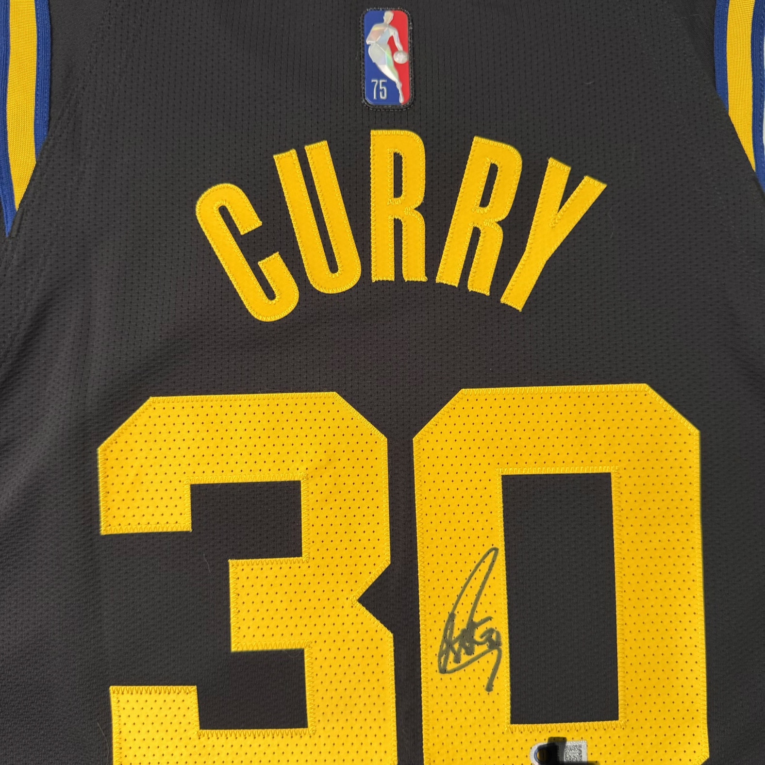 Nike Stephen Curry Golden State Warriors Association Edition 2022/23 NBA Swingman Jersey White 착용 스타일 - 4