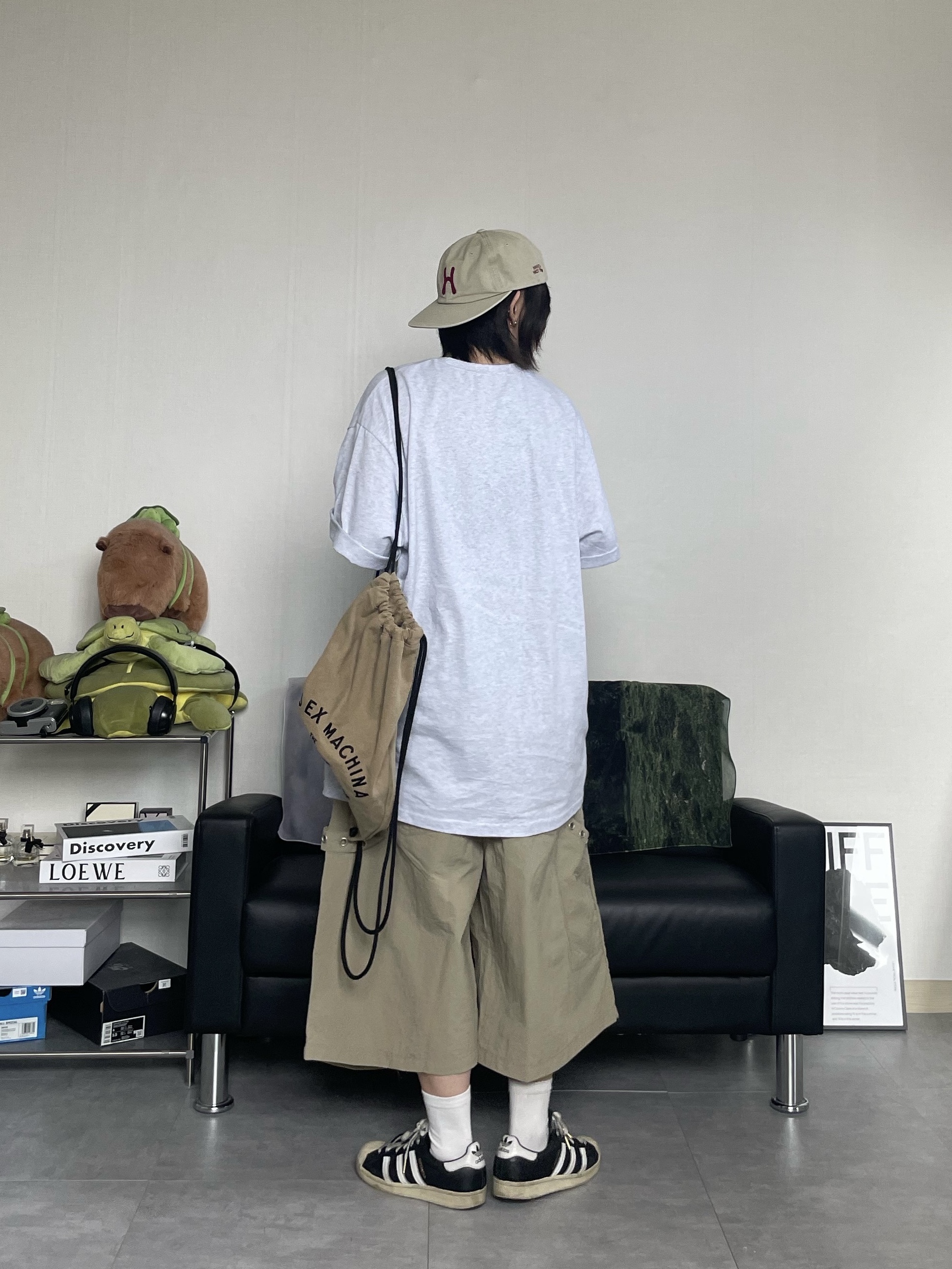 Adidas Superstar Premium Black White, Deus Ex Machina String Bag Tan 착용 스타일 - 6
