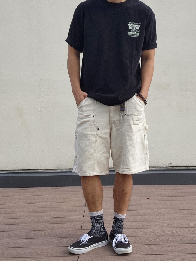 QT8 GARMENTS Coffee Shop Washed Tee Black 착용 스타일 - 3