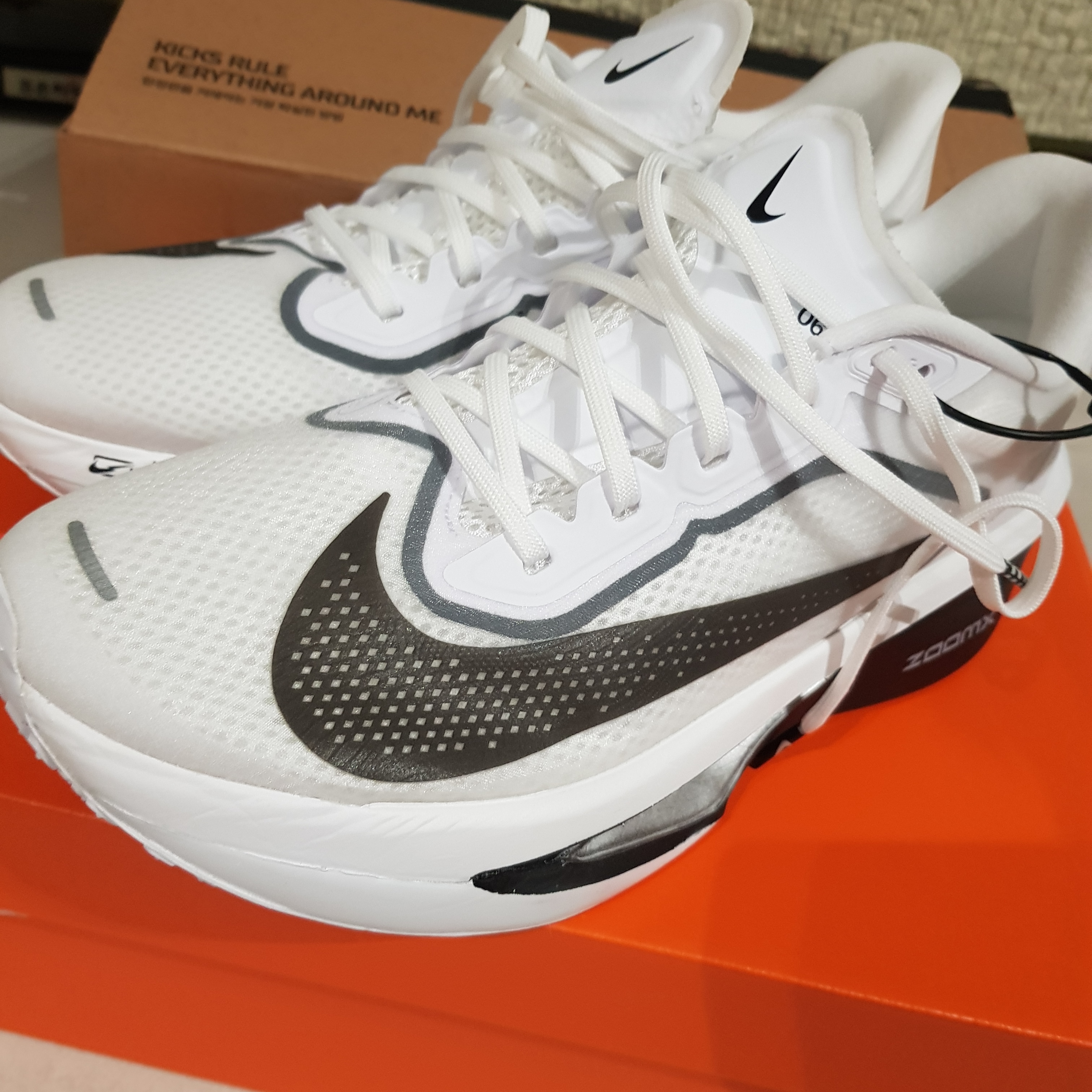 Nike Zoom Fly 6 White Smoke Grey 착용 스타일 - 3