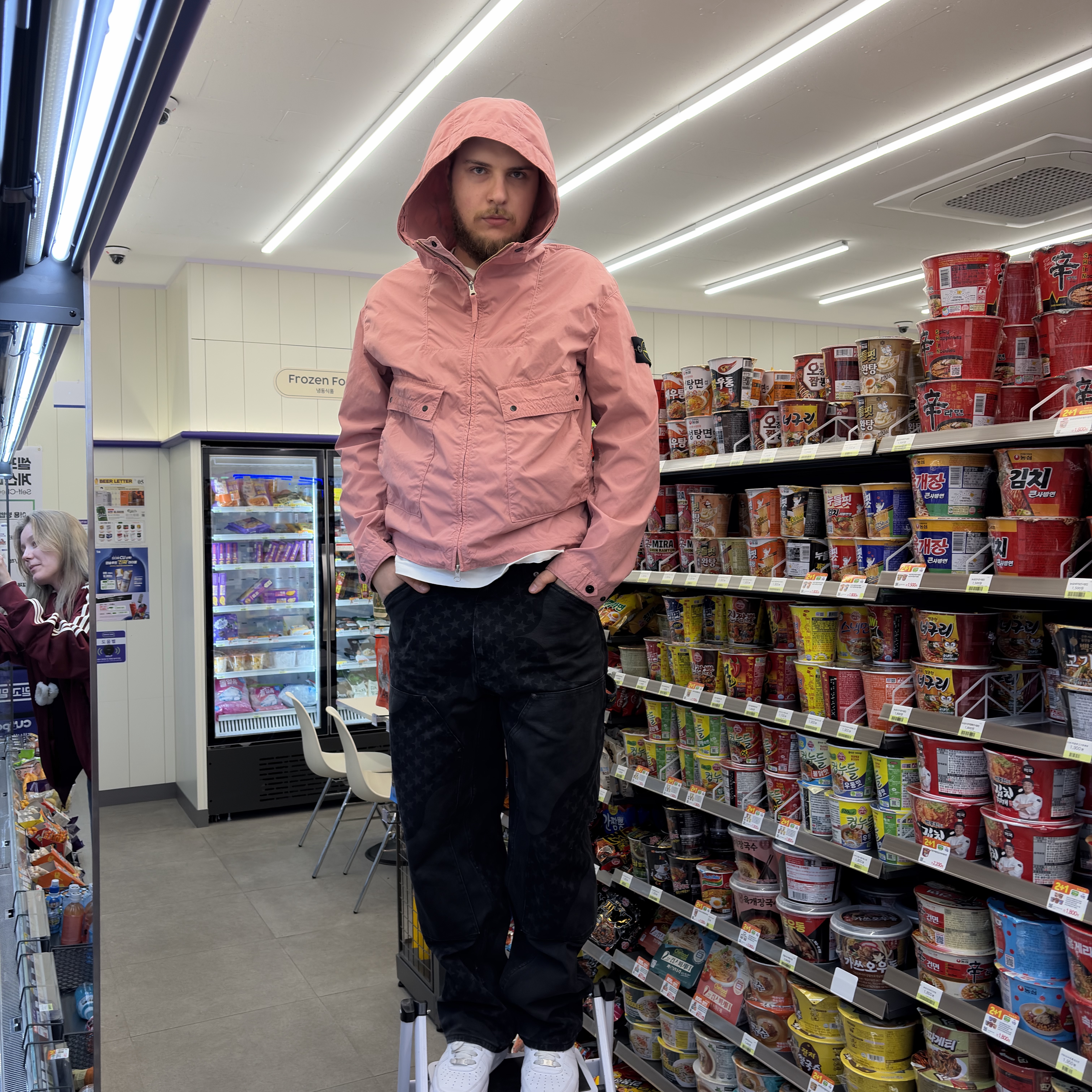 Supreme Flag Double Knee Painter Pant Black - 26SS, Stone Island 4100052 Light Compact Touch Poly-TC Hooded Jacket with Anti-Drop Oleander - 26SS 착용 스타일