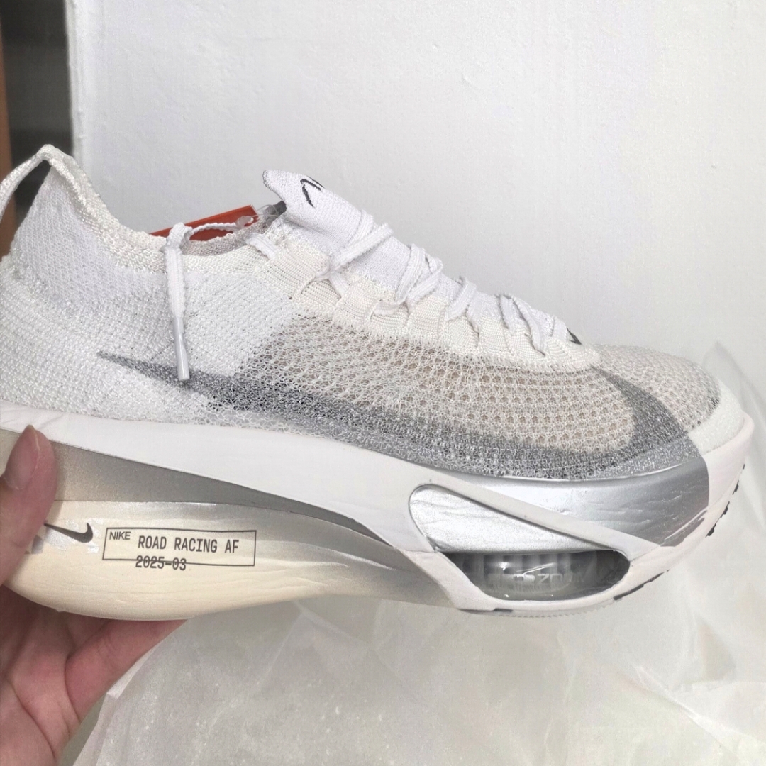 Nike Air Zoom Alphafly Next% 3 Platinum Tint Reflect Silver 착용 스타일