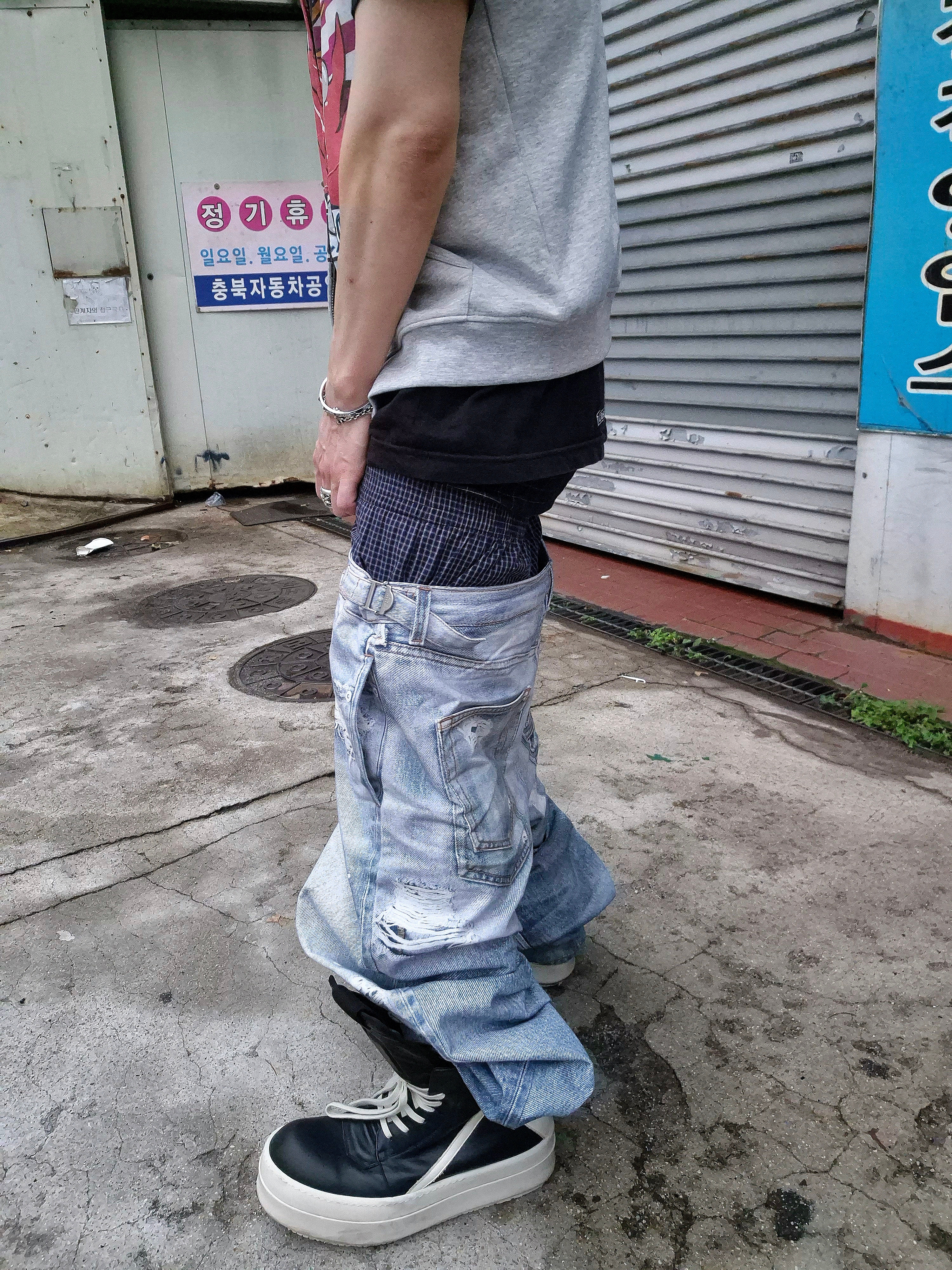 Protocol Index Trompe L'oeil Layered Pants Blue, Rick Owens Mega Bumper Geobasket Black Milk 착용 스타일 - 2
