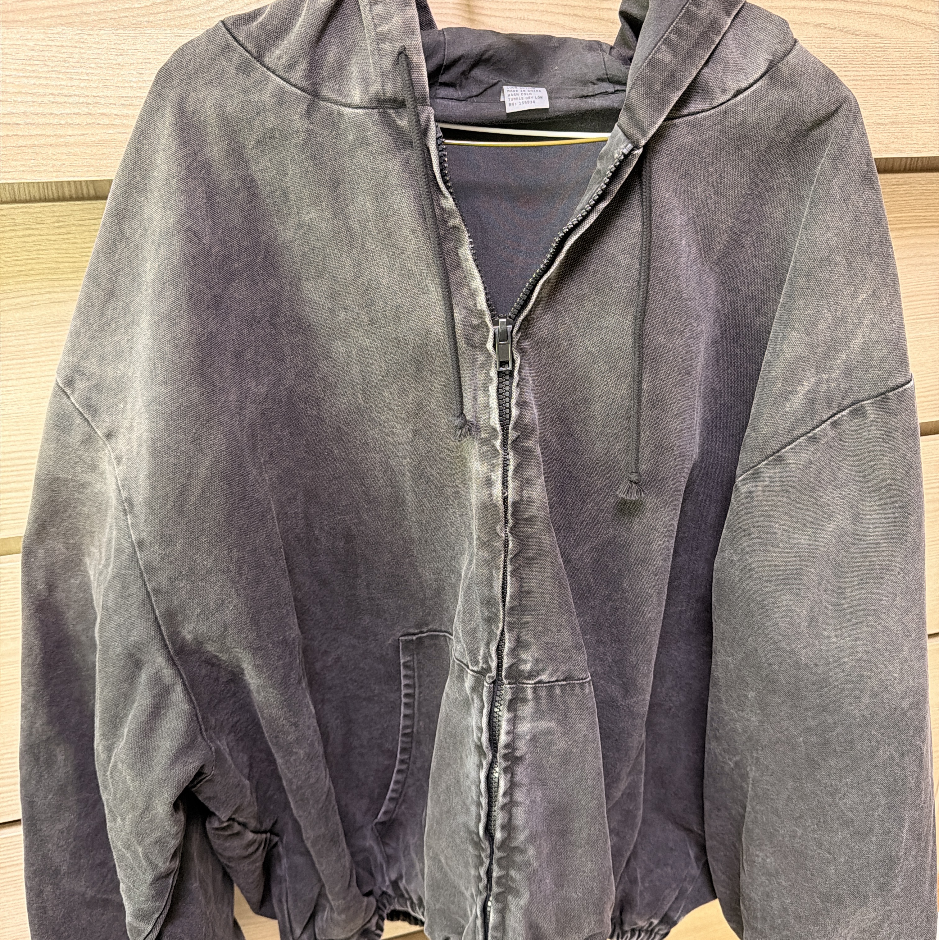 Yeezy JC-09 Jacket Black 착용 스타일 - 1