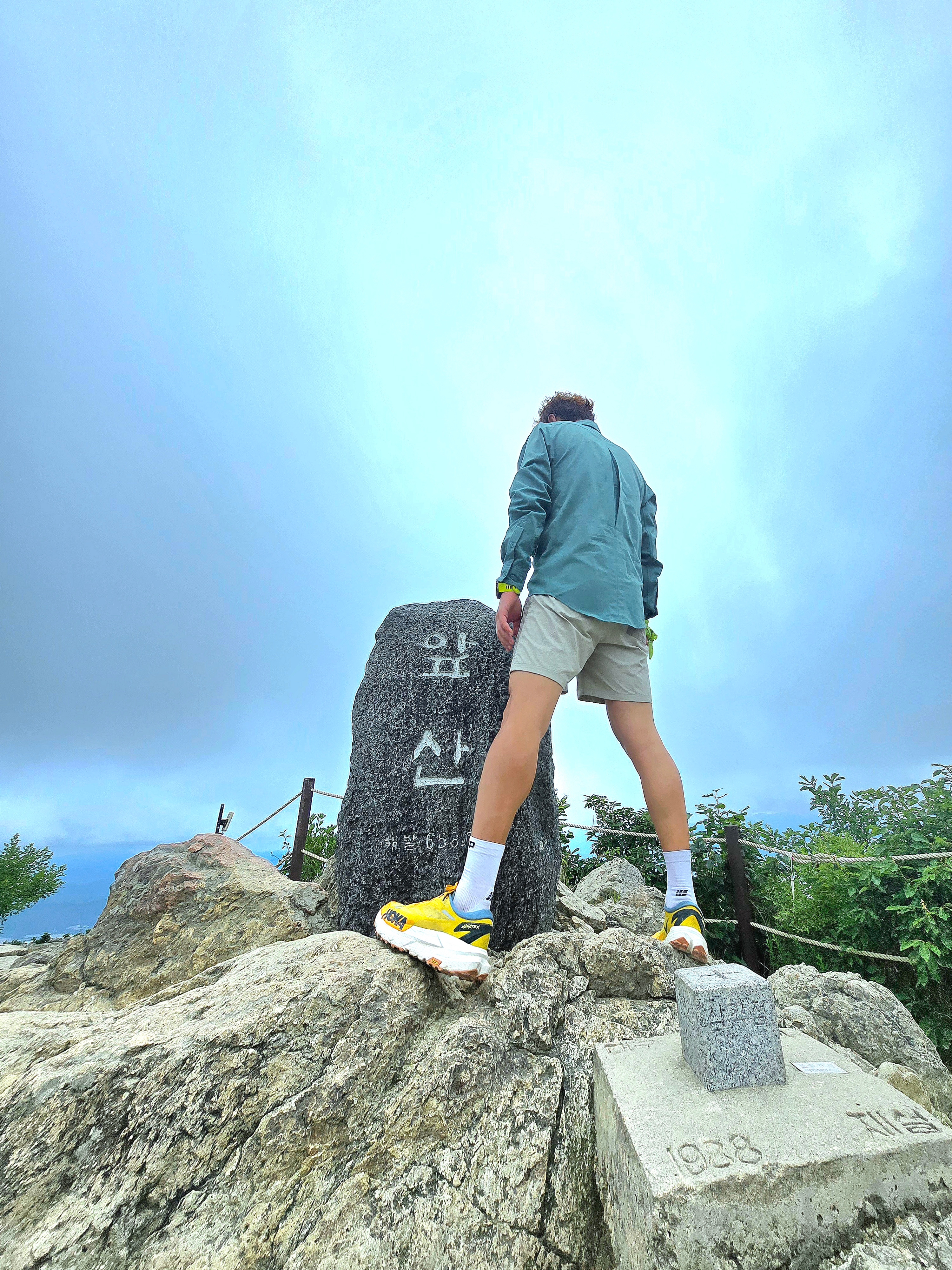 CEP Core Run Mid Cut Socks V5 White 착용 스타일
