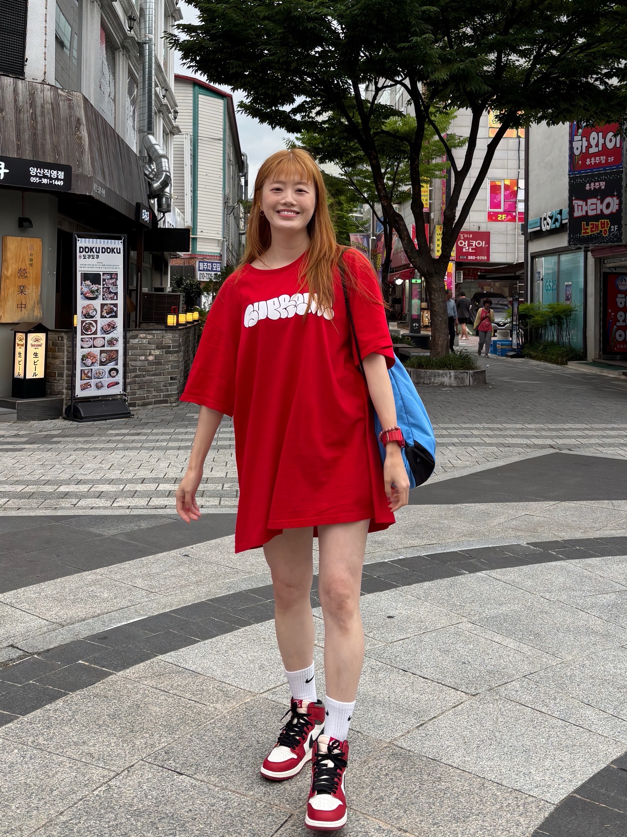 Supreme x Homerun T-Shirt Red - 25SS, Jordan 1 Retro High OG Chicago 2022 착용 스타일 - 6