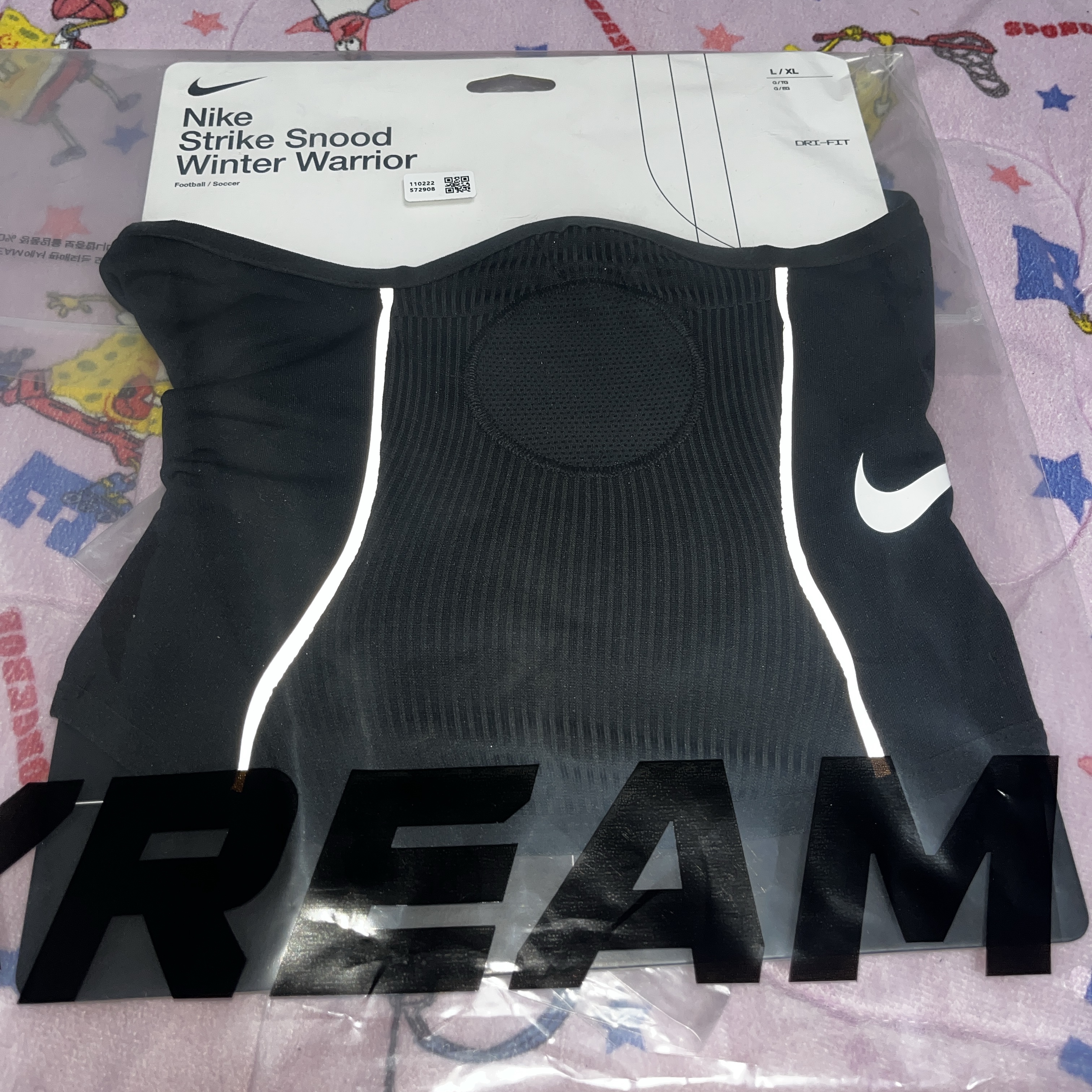 Nike Academy Dri-Fit Football Snood Black White 착용 스타일